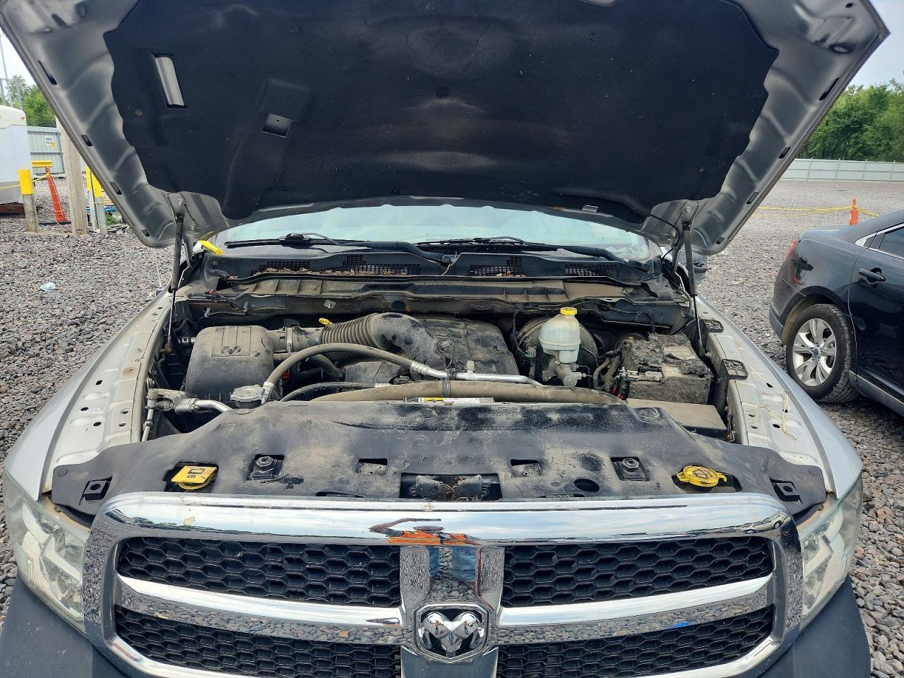 2015 Ram 1500 St Серебряный vin: 3C6JR6DT0FG549436