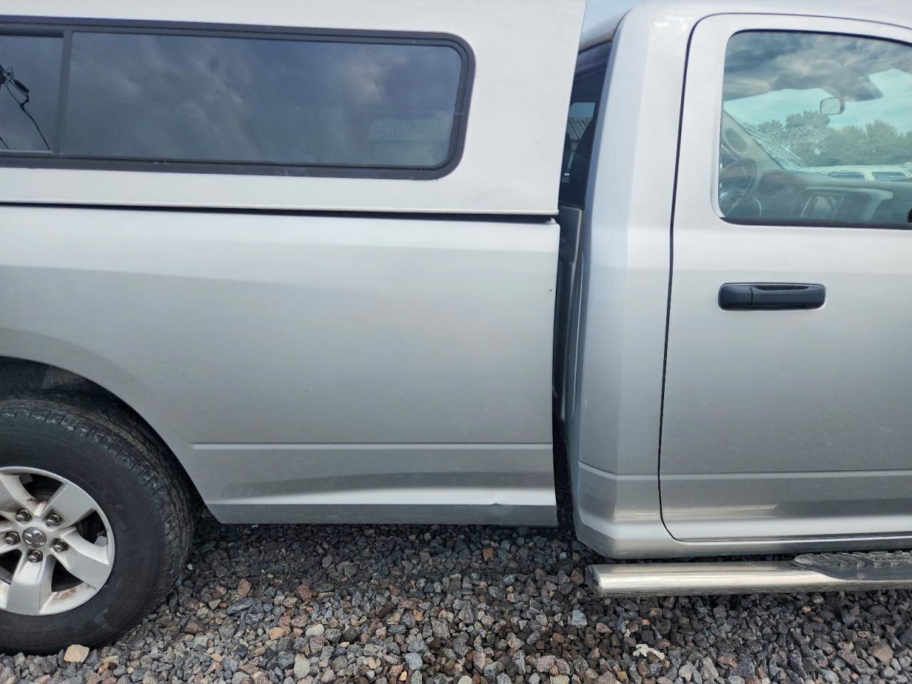 2015 Ram 1500 St Серебряный vin: 3C6JR6DT0FG549436