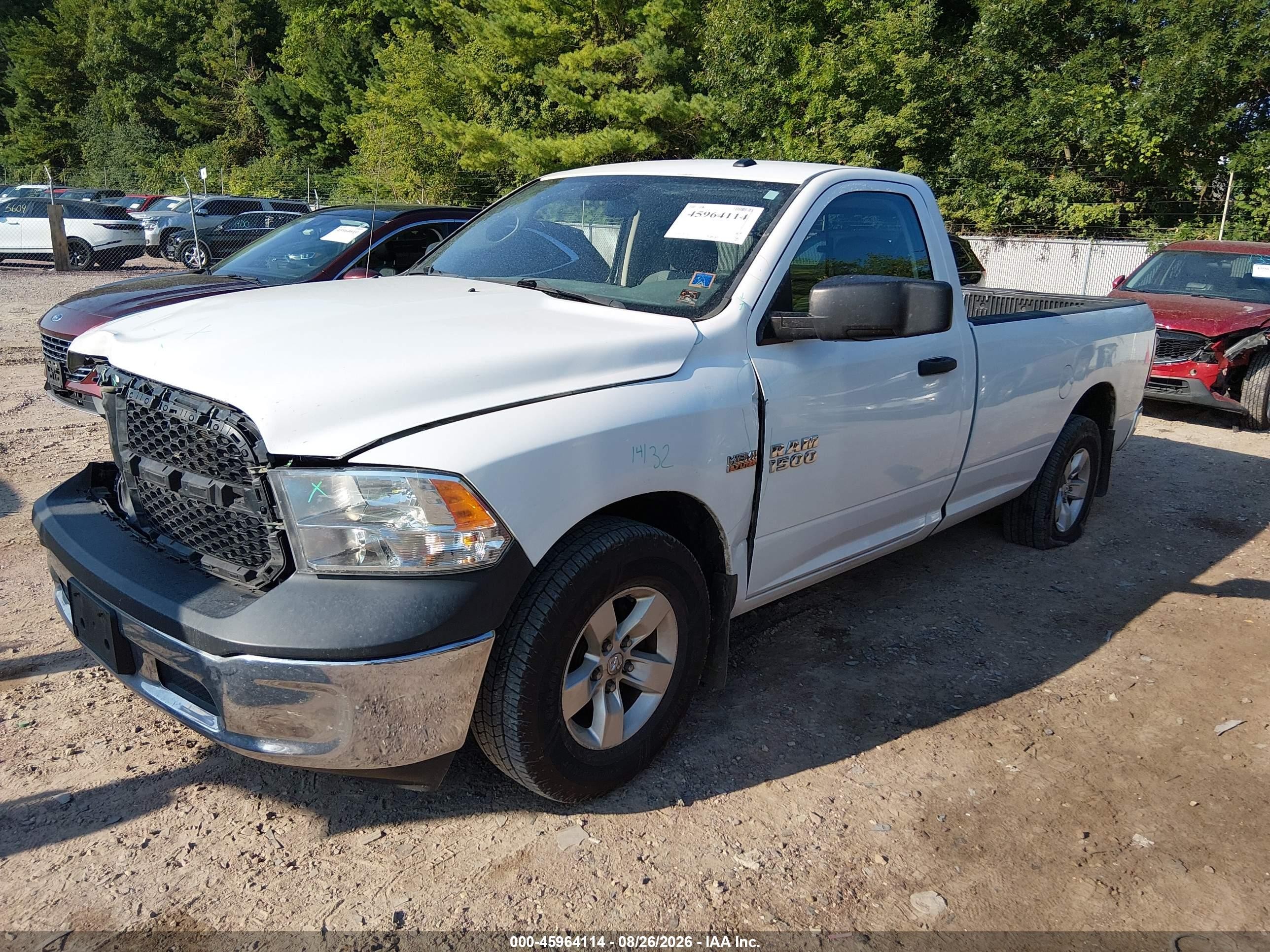 2014 Ram 1500 Tradesman White vin: 3C6JR6DT3EG190677