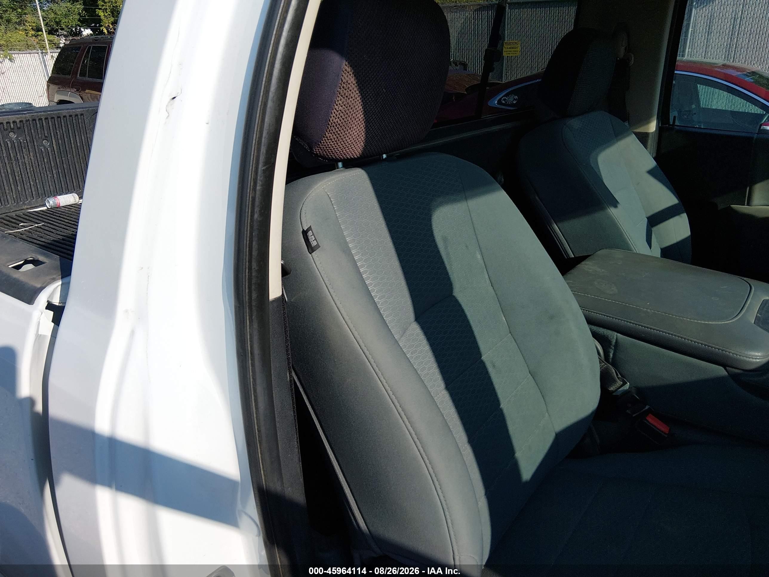 2014 Ram 1500 Tradesman White vin: 3C6JR6DT3EG190677