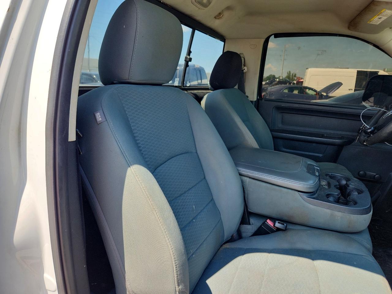 2013 Ram 1500 St White vin: 3C6JR6DT4DG588687
