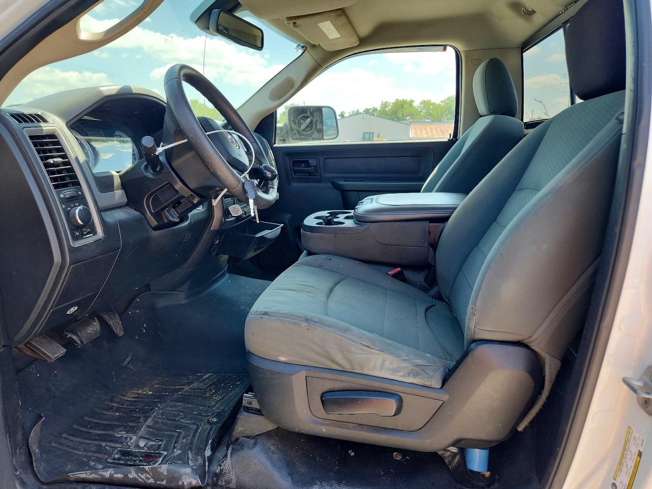 2013 Ram 1500 St White vin: 3C6JR6DT4DG588687