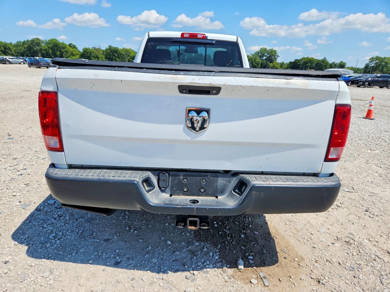 2013 Ram 1500 St White vin: 3C6JR6DT4DG588687