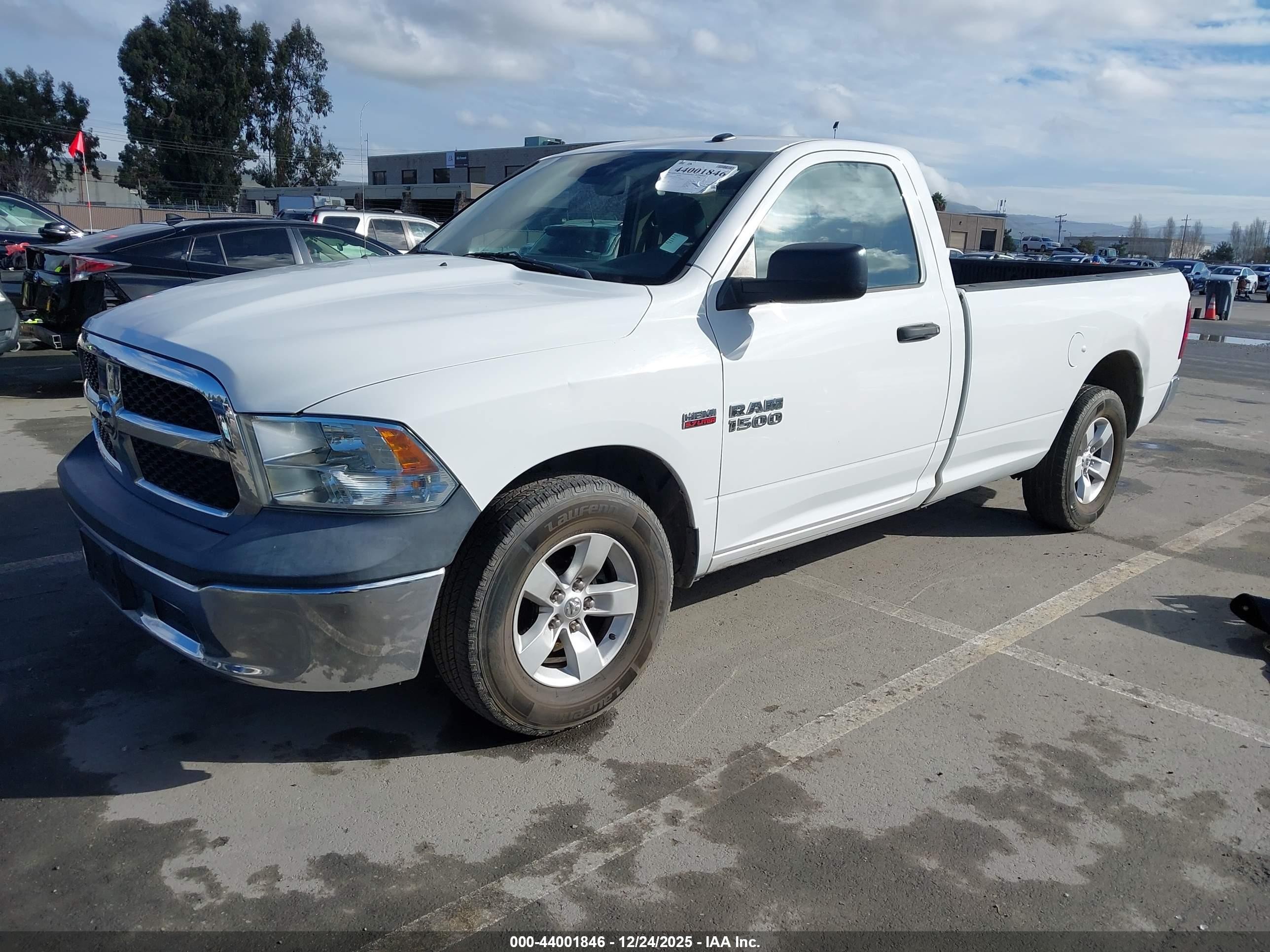 2015 Ram 1500 Tradesman Белый vin: 3C6JR6DT4FG531277