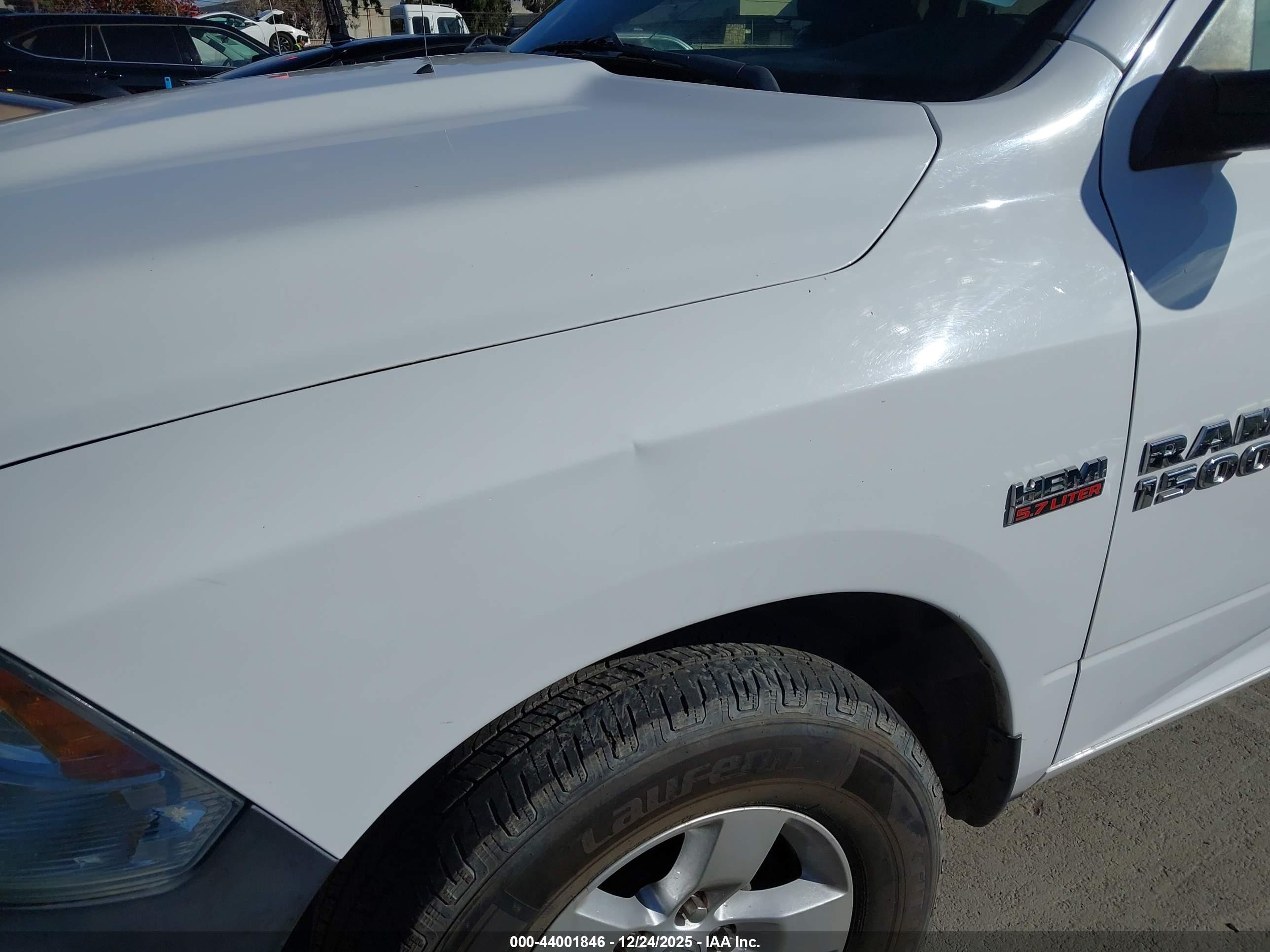 2015 Ram 1500 Tradesman Белый vin: 3C6JR6DT4FG531277