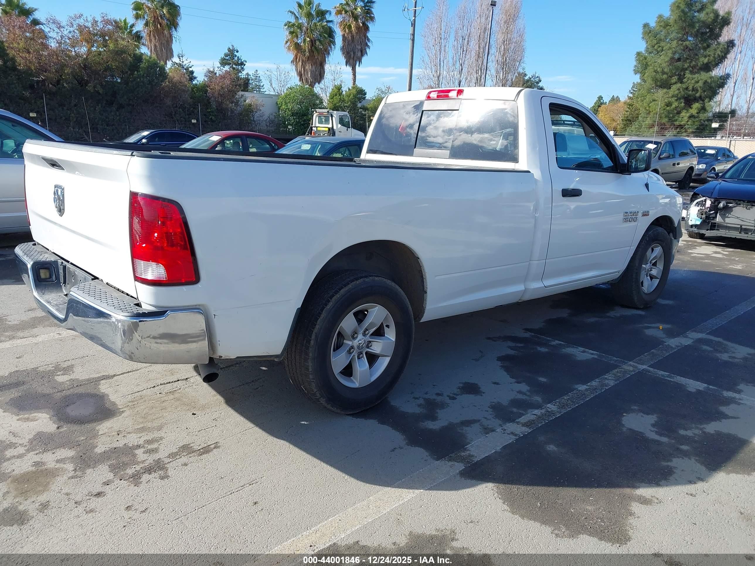 2015 Ram 1500 Tradesman Белый vin: 3C6JR6DT4FG531277