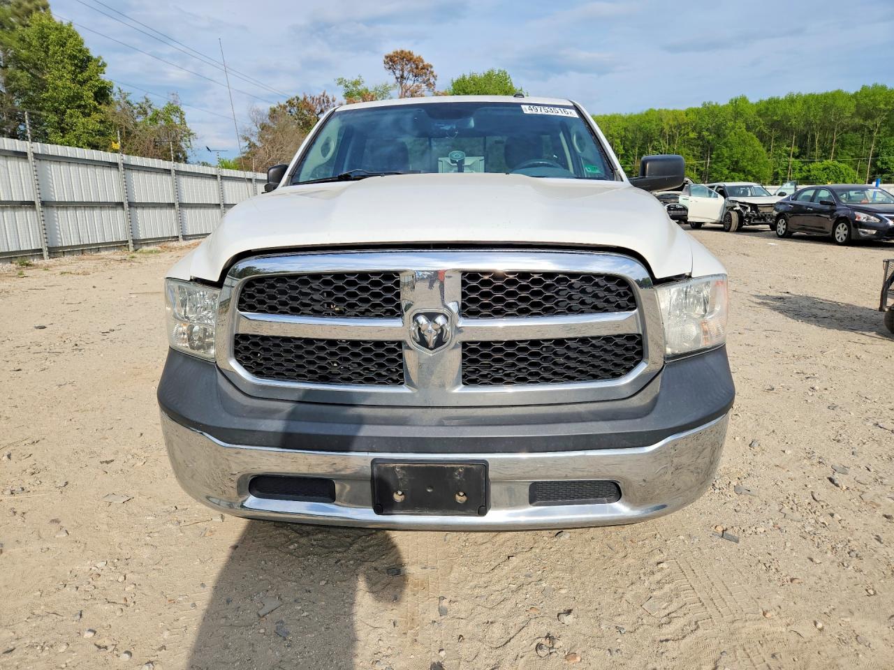 2015 Ram 1500 St White vin: 3C6JR6DT7FG539826