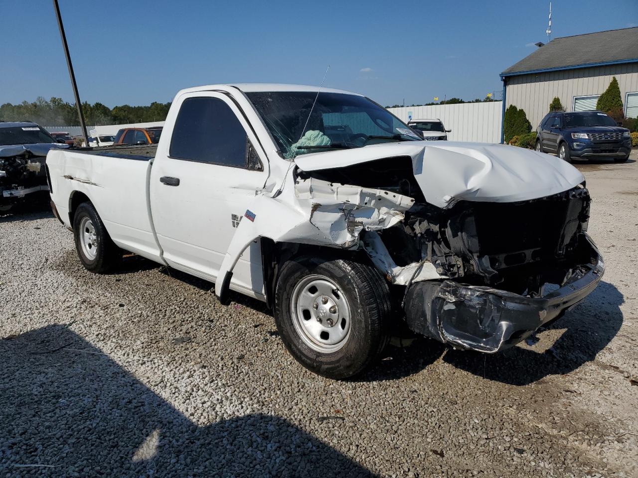 2015 Ram 1500 St White vin: 3C6JR6DT9FG559530
