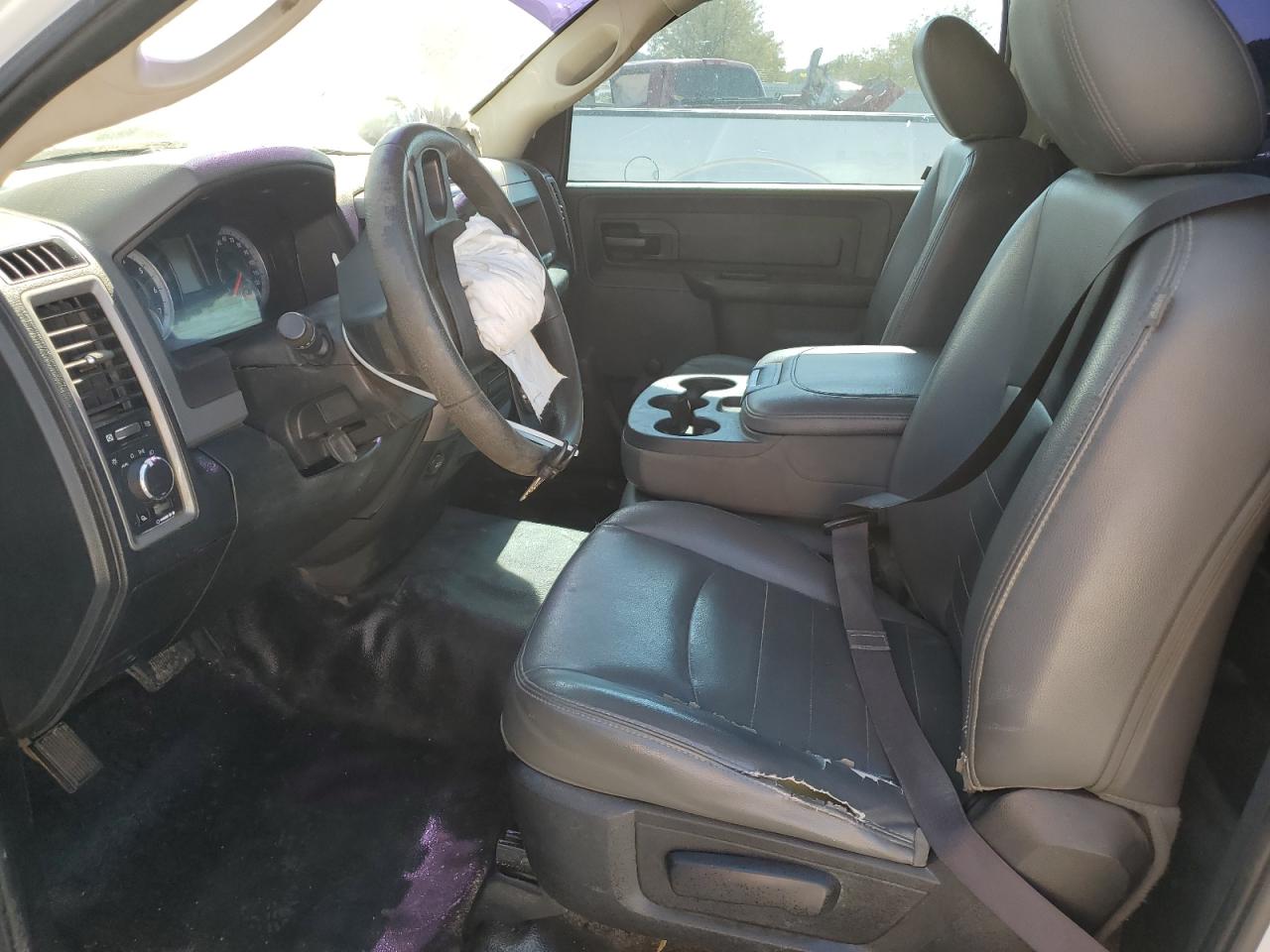 2015 Ram 1500 St White vin: 3C6JR6DT9FG559530