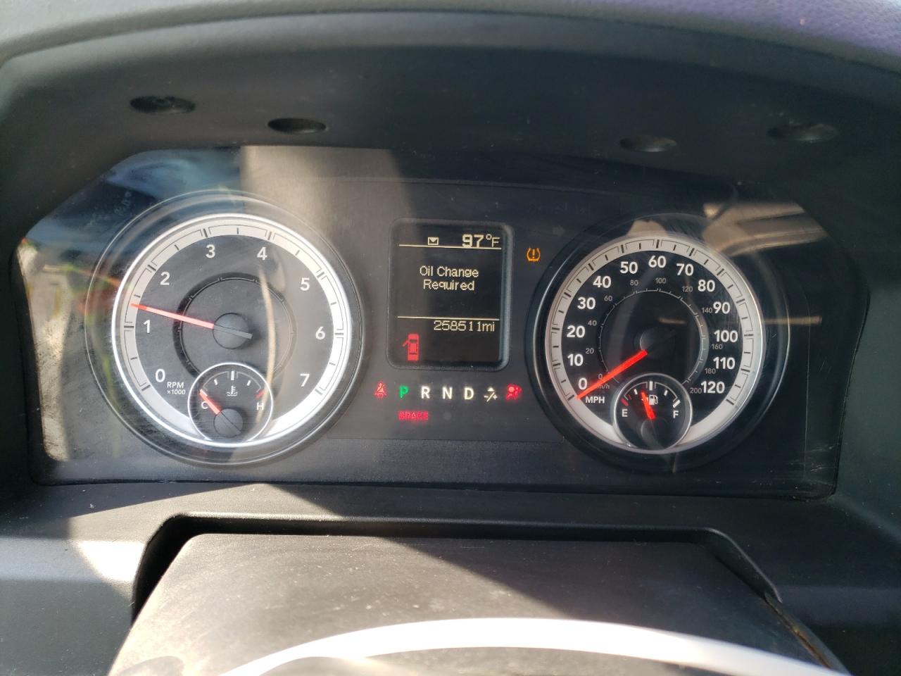 2015 Ram 1500 St White vin: 3C6JR6DT9FG559530