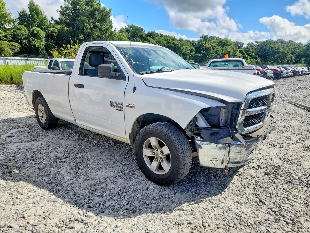 2019 Ram 1500 Classic Tradesman White vin: 3C6JR6DT9KG506921