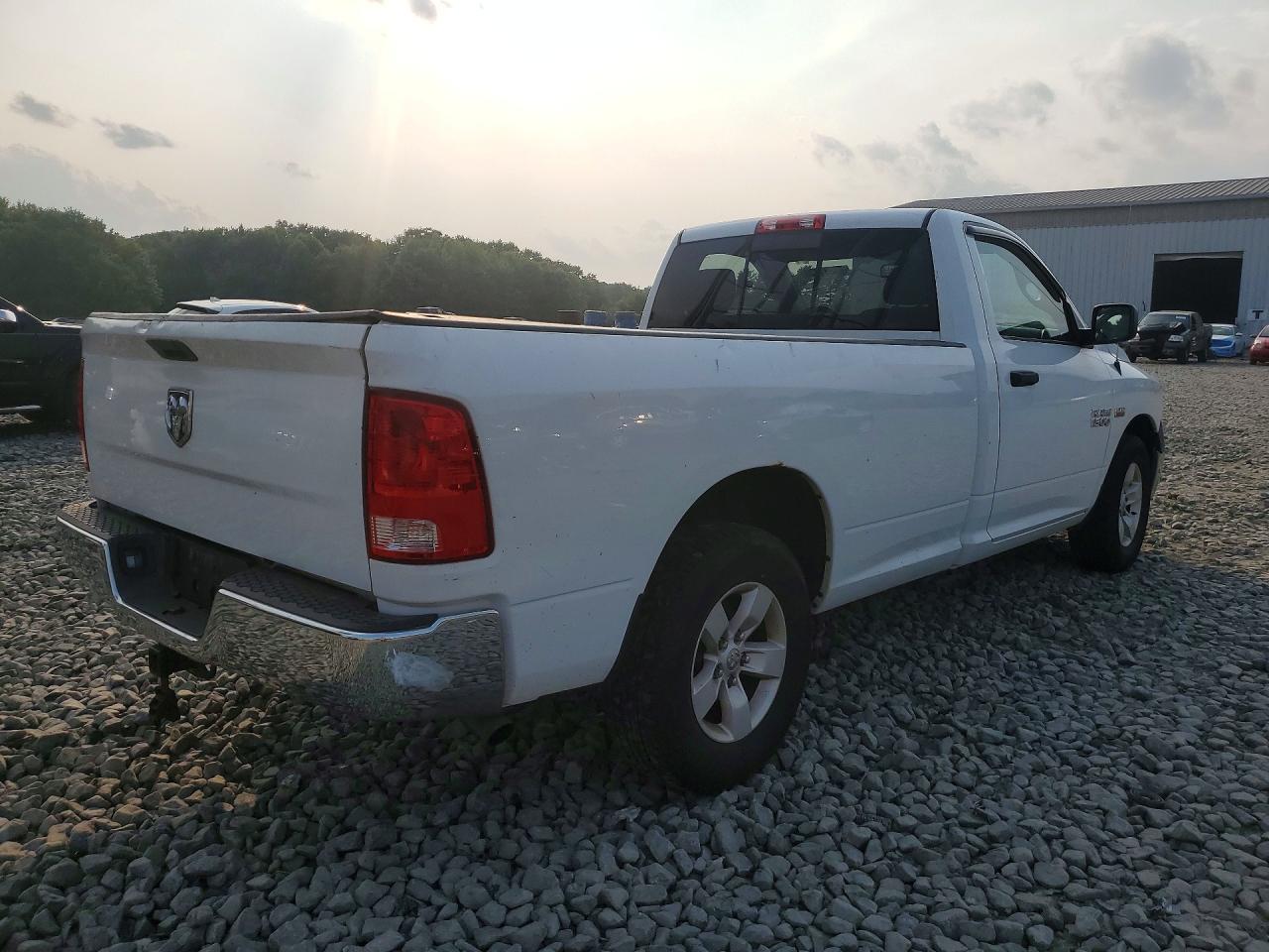 2015 Ram 1500 St White vin: 3C6JR6DTXFG531431