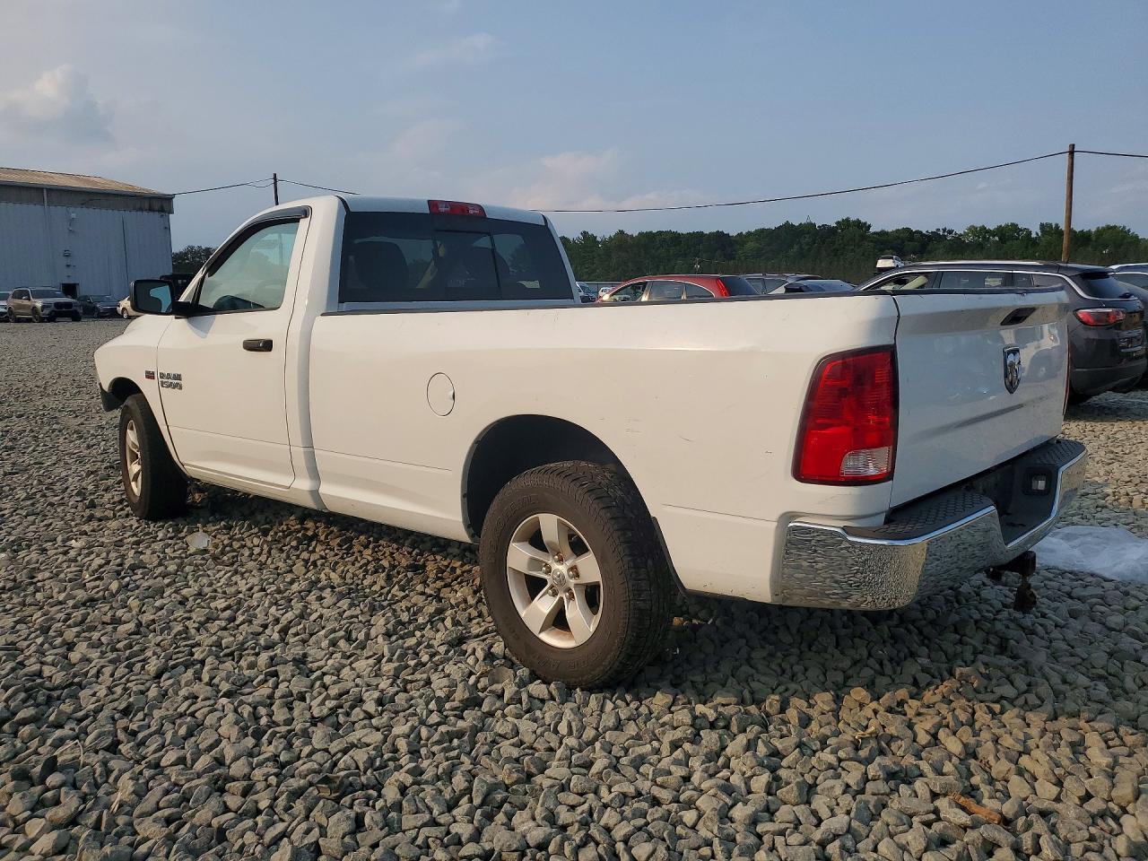 2015 Ram 1500 St White vin: 3C6JR6DTXFG531431