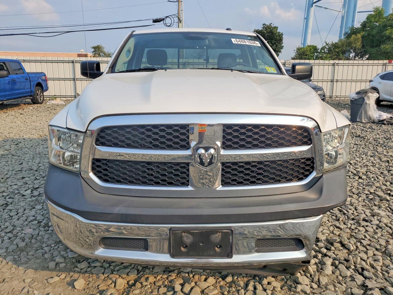 2015 Ram 1500 St White vin: 3C6JR6DTXFG531431