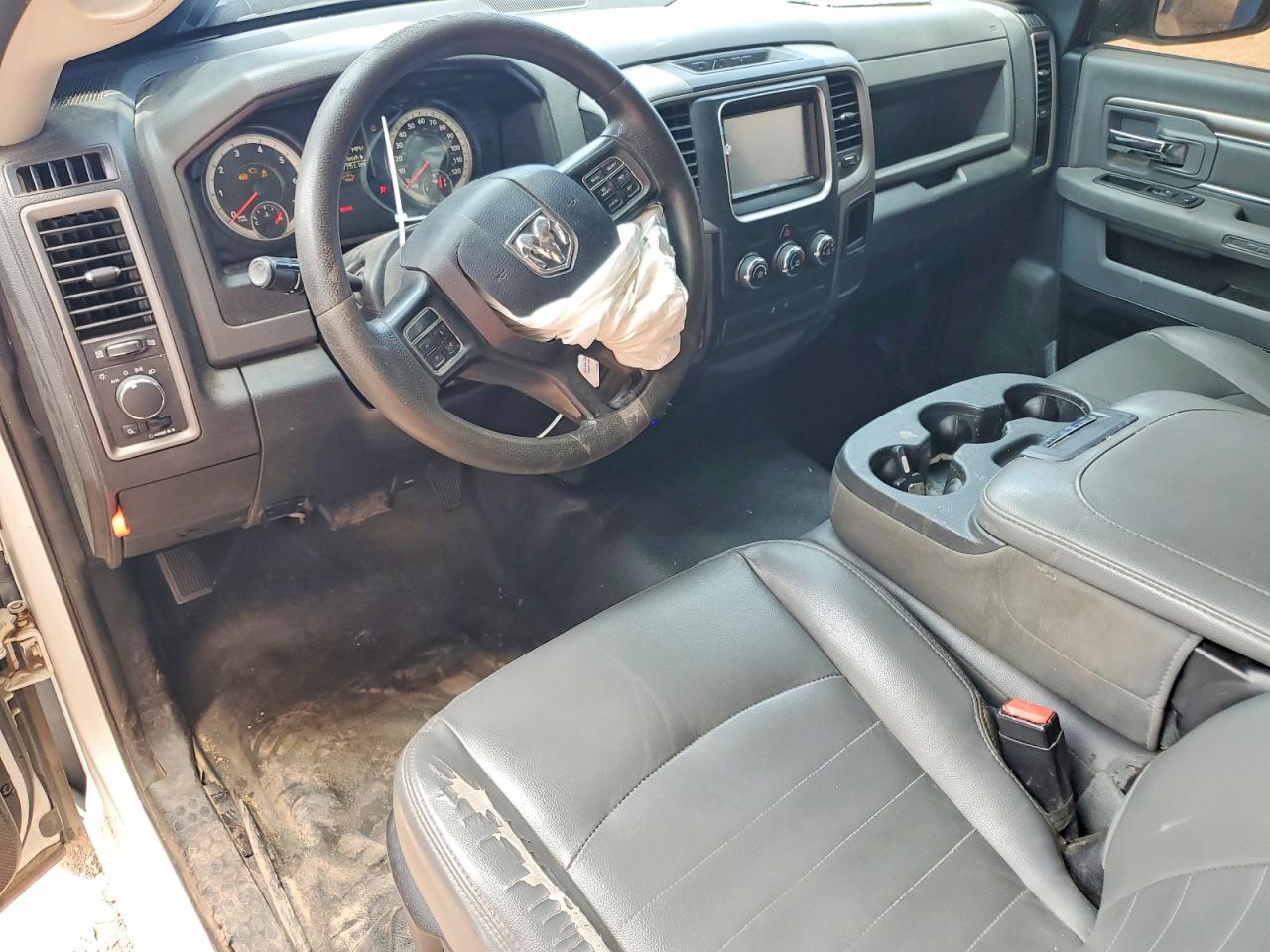 2015 Ram 1500 St White vin: 3C6JR7AG7FG589526