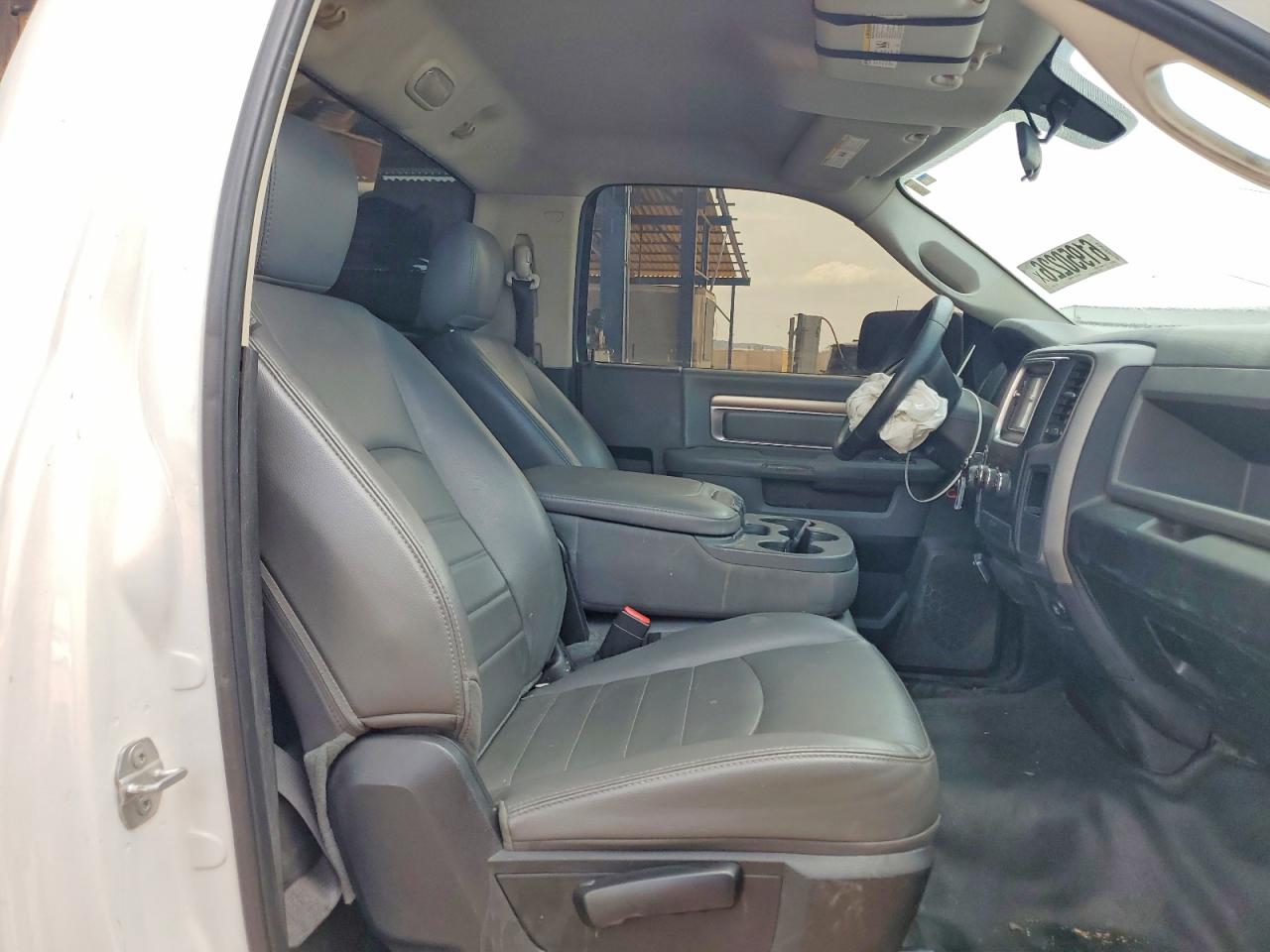 2015 Ram 1500 St White vin: 3C6JR7AG7FG589526