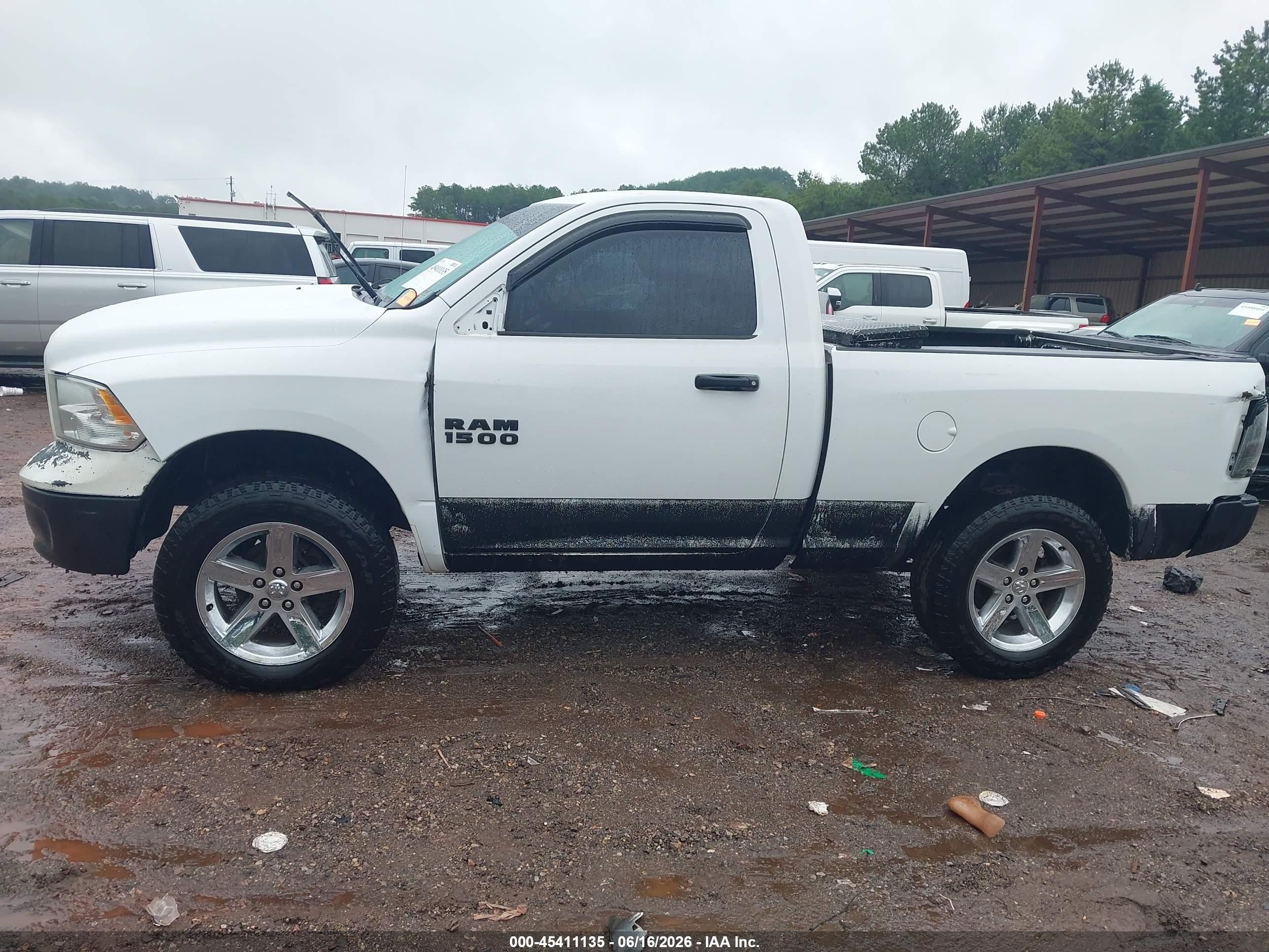 2015 Ram 1500 Tradesman White vin: 3C6JR7AT0FG572337