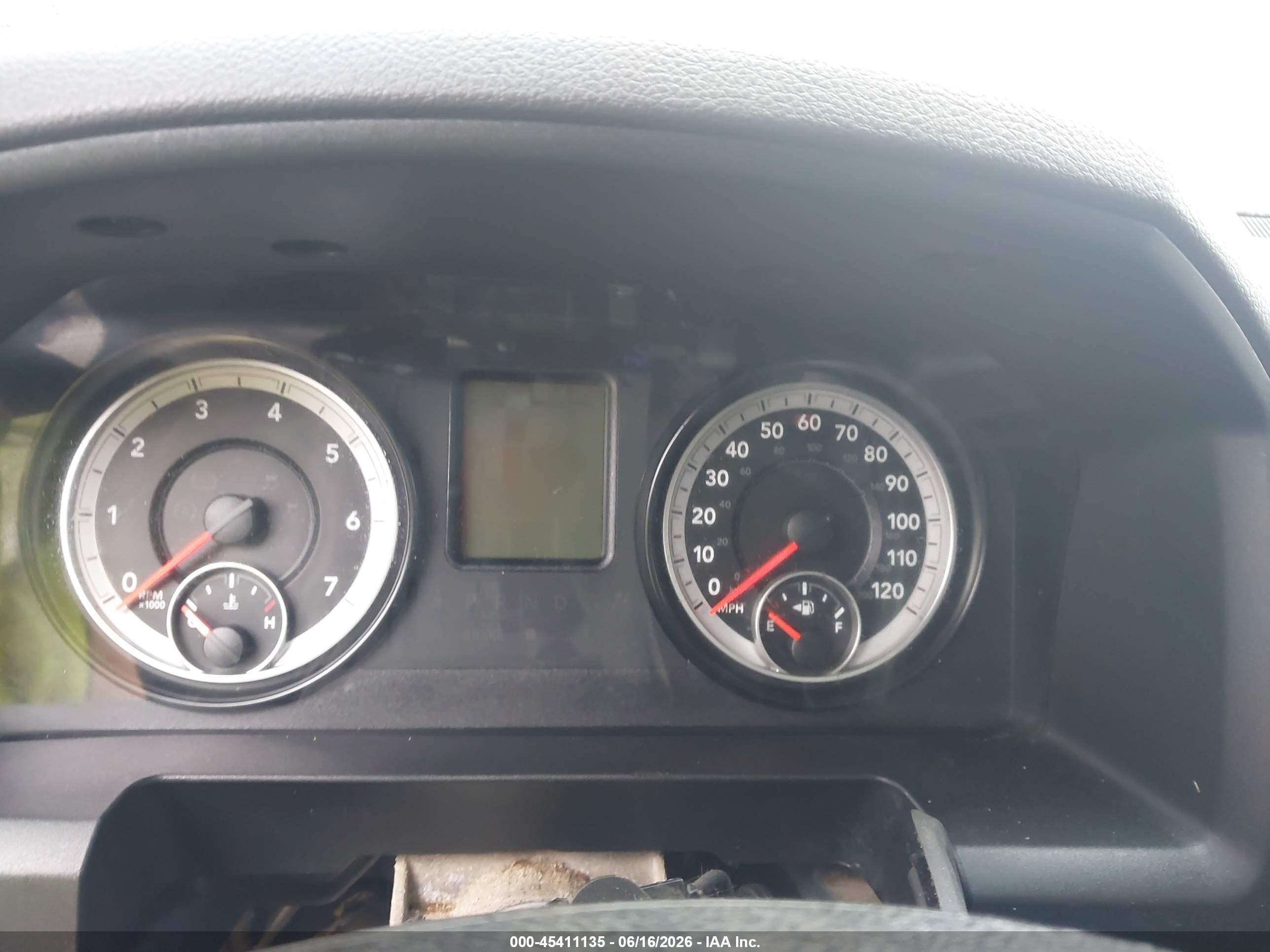 2015 Ram 1500 Tradesman White vin: 3C6JR7AT0FG572337