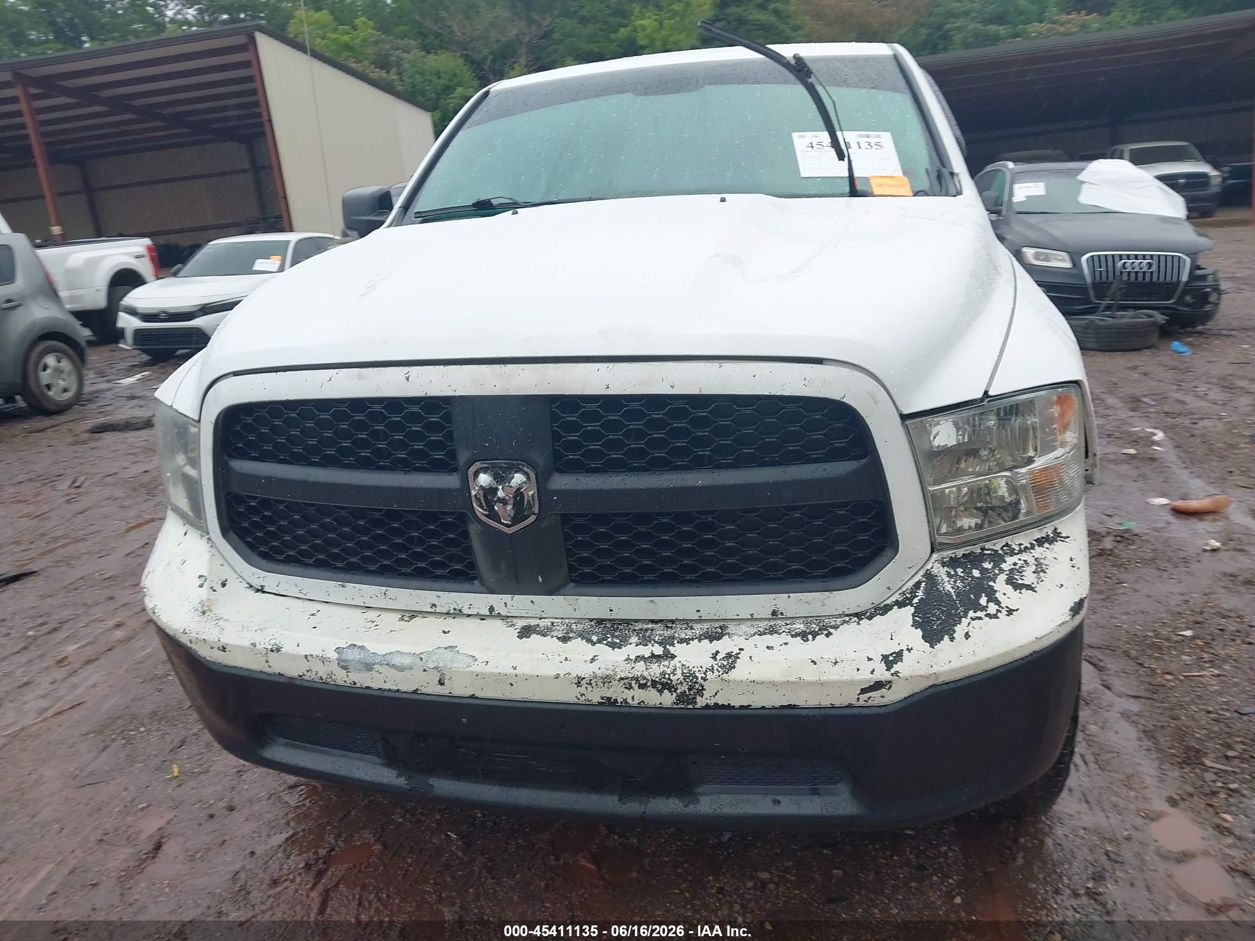 2015 Ram 1500 Tradesman White vin: 3C6JR7AT0FG572337