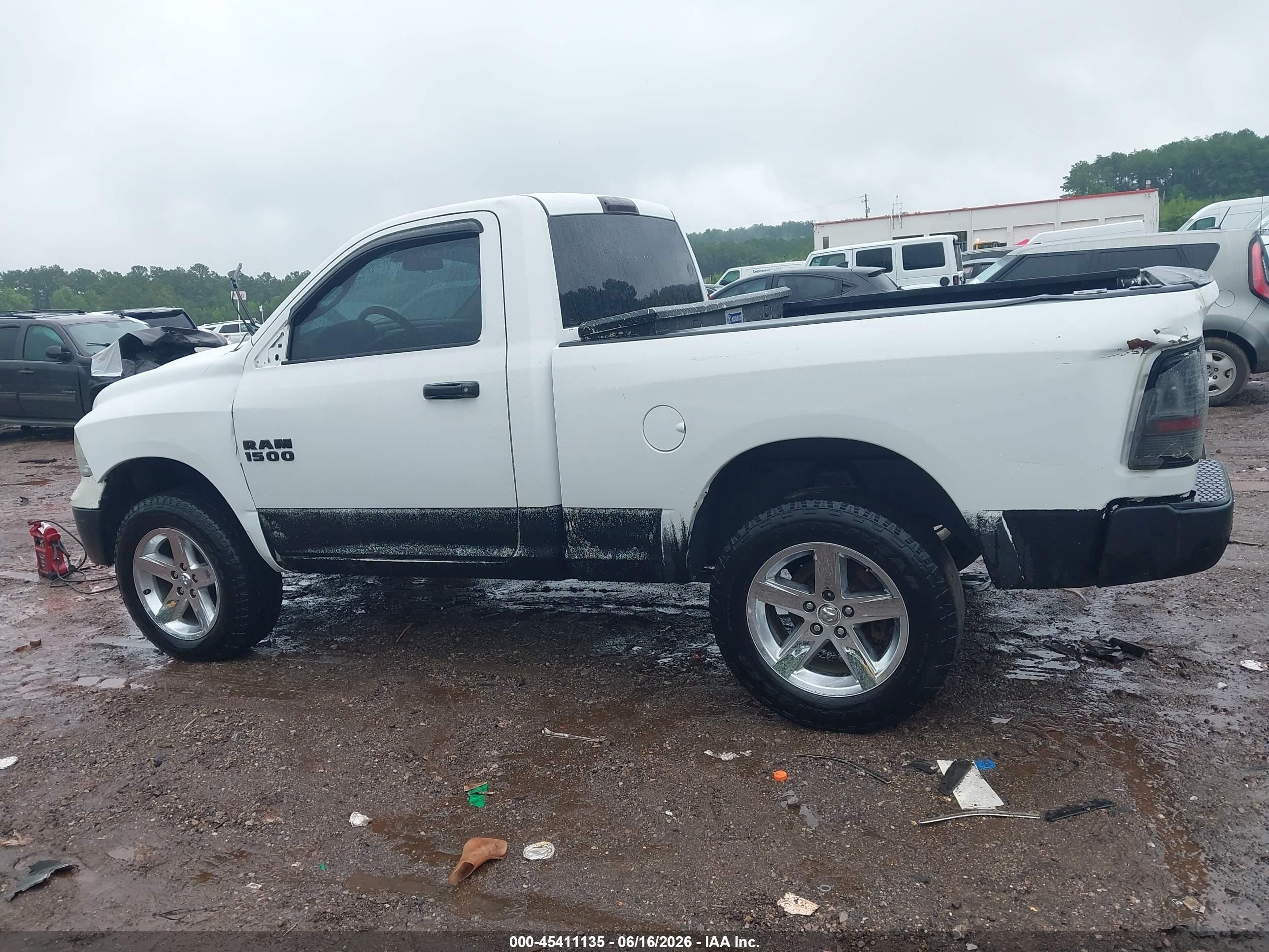 2015 Ram 1500 Tradesman White vin: 3C6JR7AT0FG572337