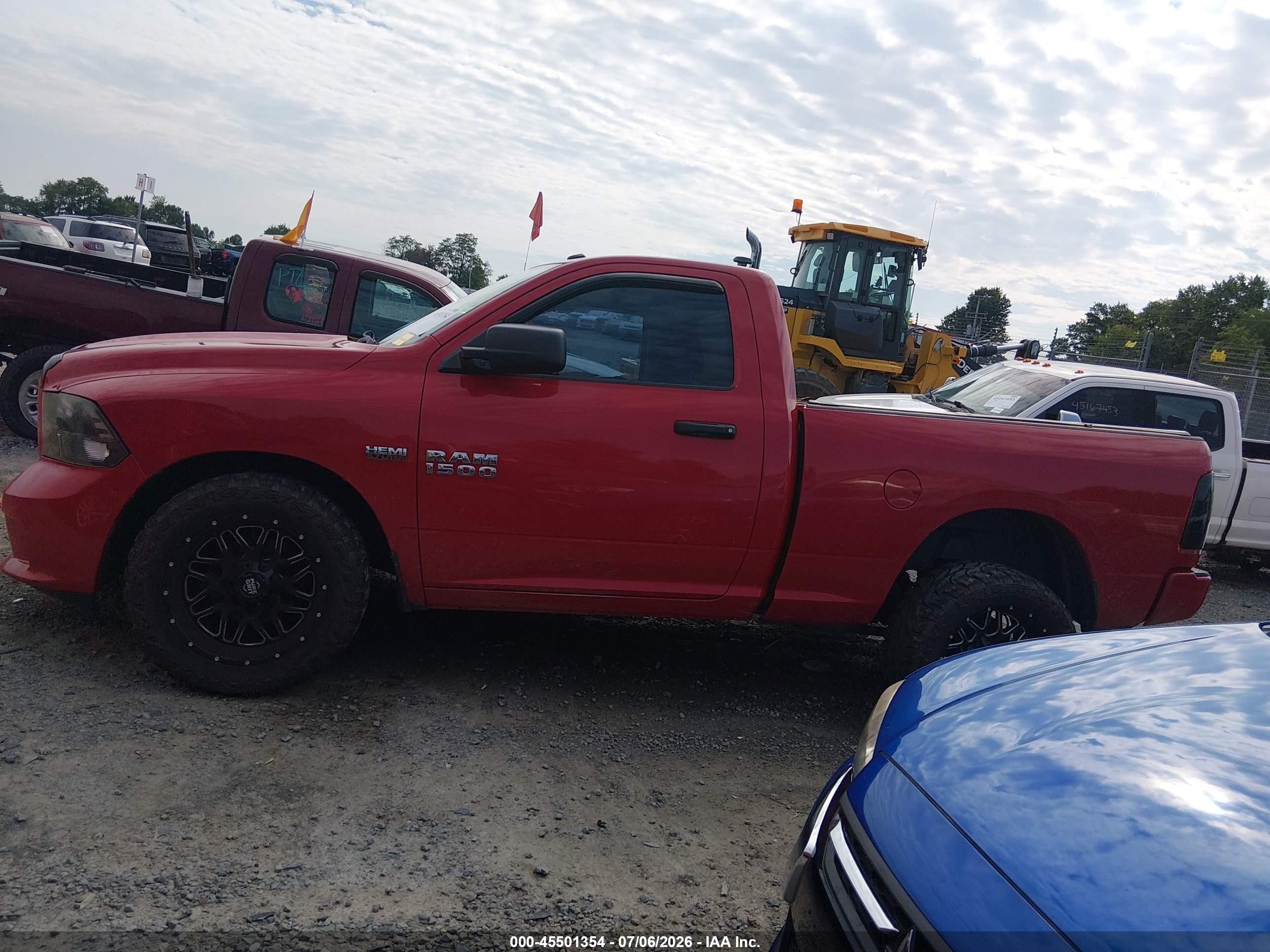 2013 Ram 1500 Express Red vin: 3C6JR7AT2DG505378
