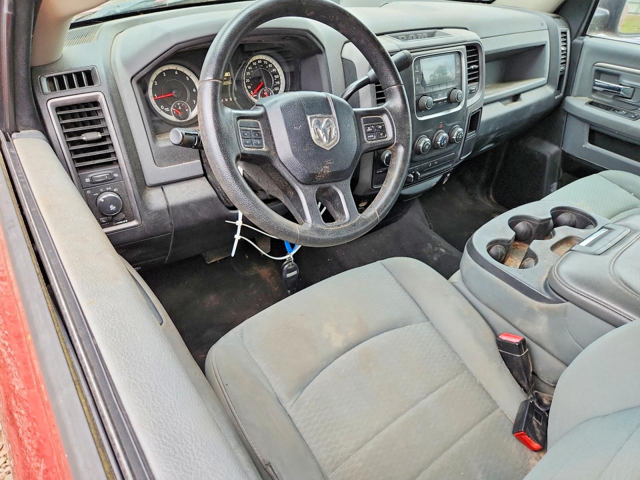 2013 Ram 1500 St Red vin: 3C6JR7AT8DG542631