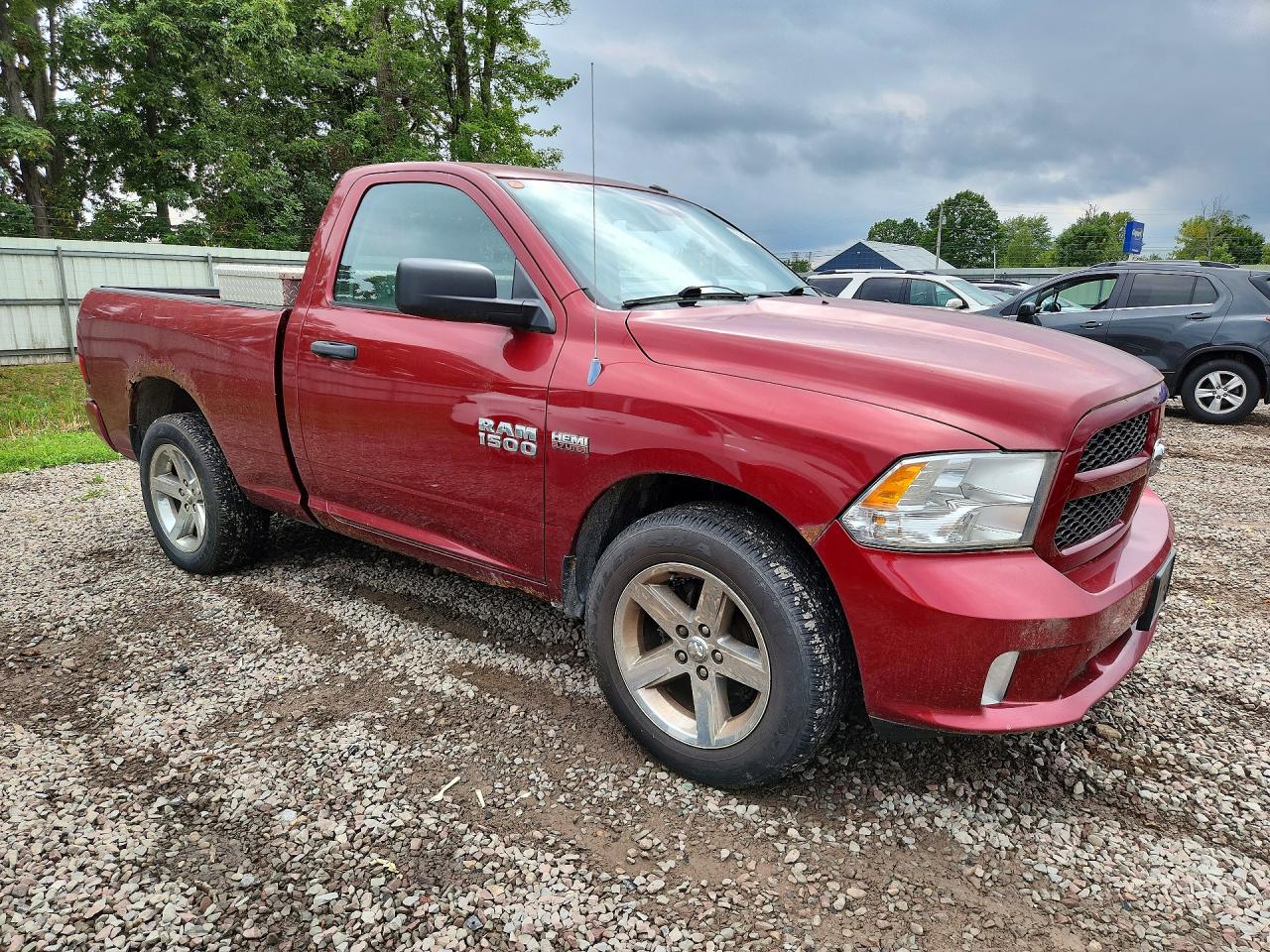 2013 Ram 1500 St Red vin: 3C6JR7AT8DG542631
