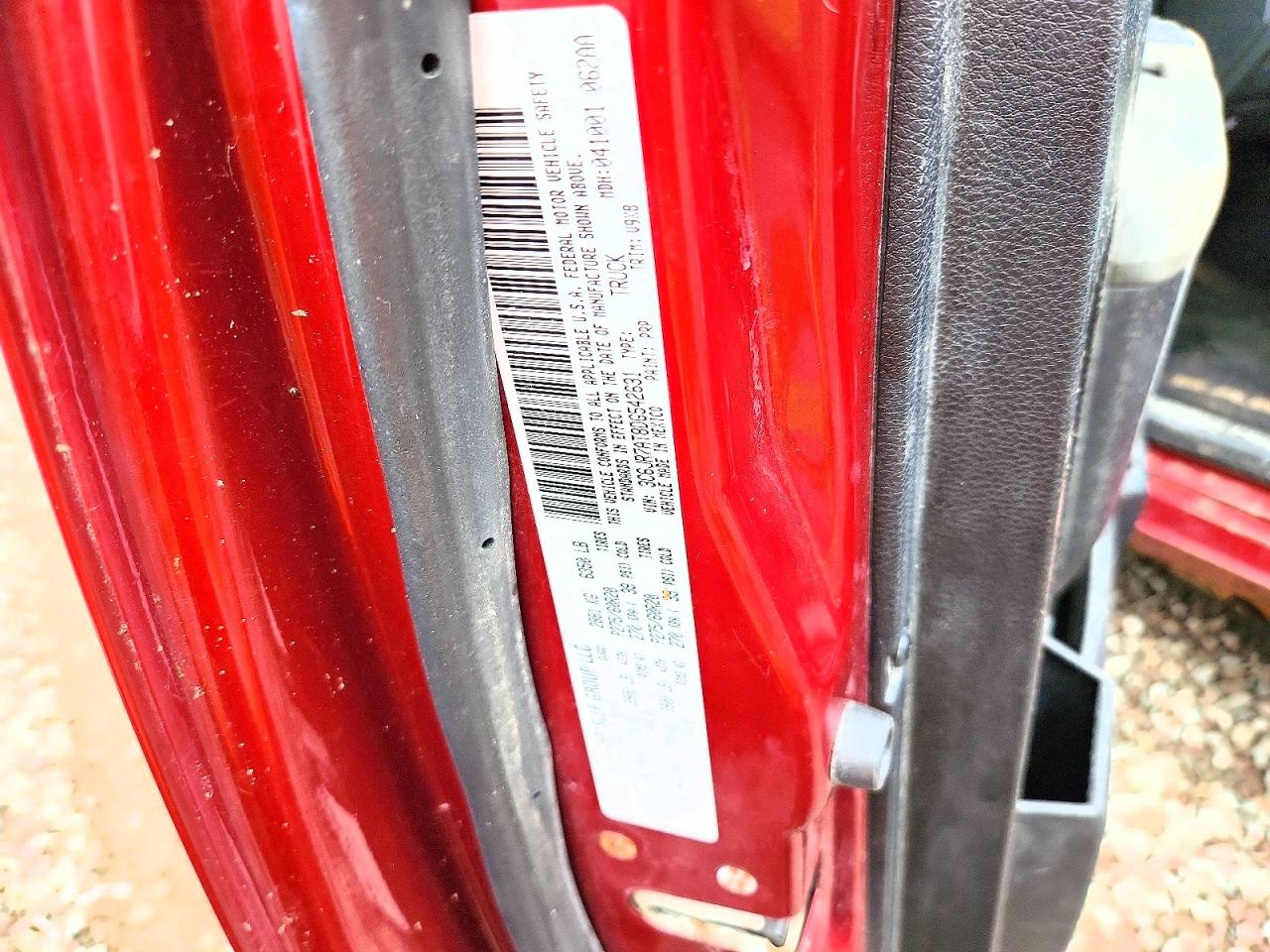 2013 Ram 1500 St Red vin: 3C6JR7AT8DG542631
