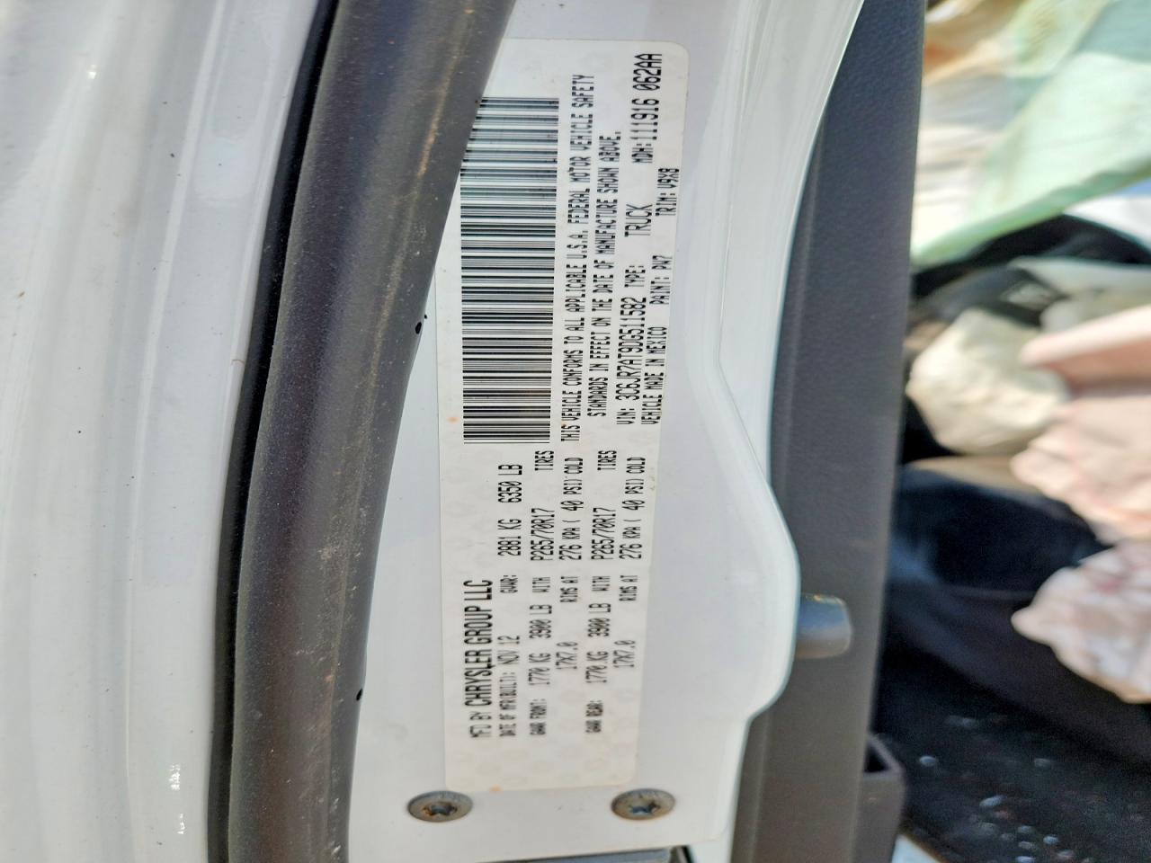 2013 Ram 1500 St White vin: 3C6JR7AT9DG511582