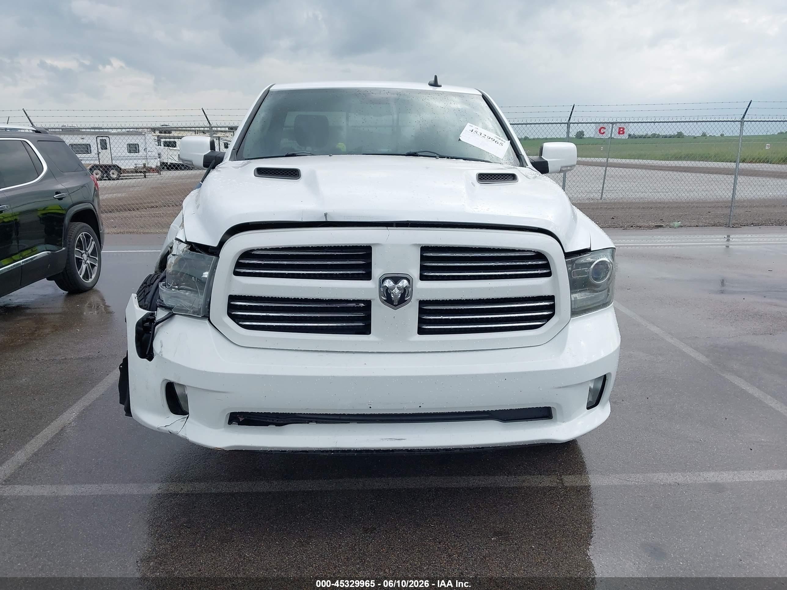 2013 Ram 1500 Sport White vin: 3C6JR7CT4DG591547