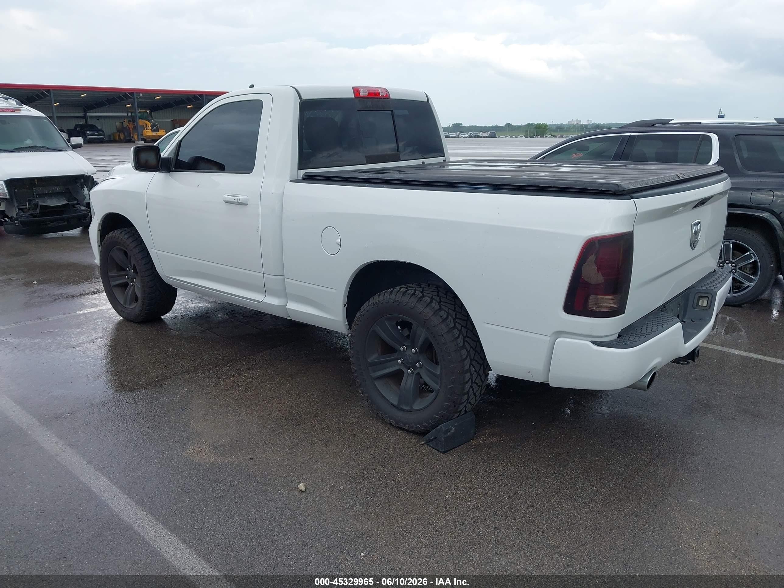 2013 Ram 1500 Sport White vin: 3C6JR7CT4DG591547