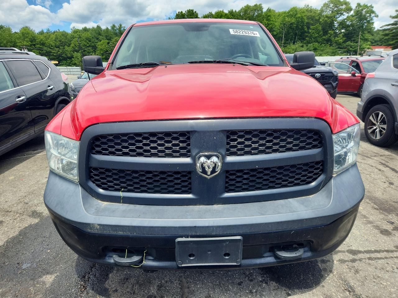 2014 Ram 1500 St Red vin: 3C6JR7DG5EG307328