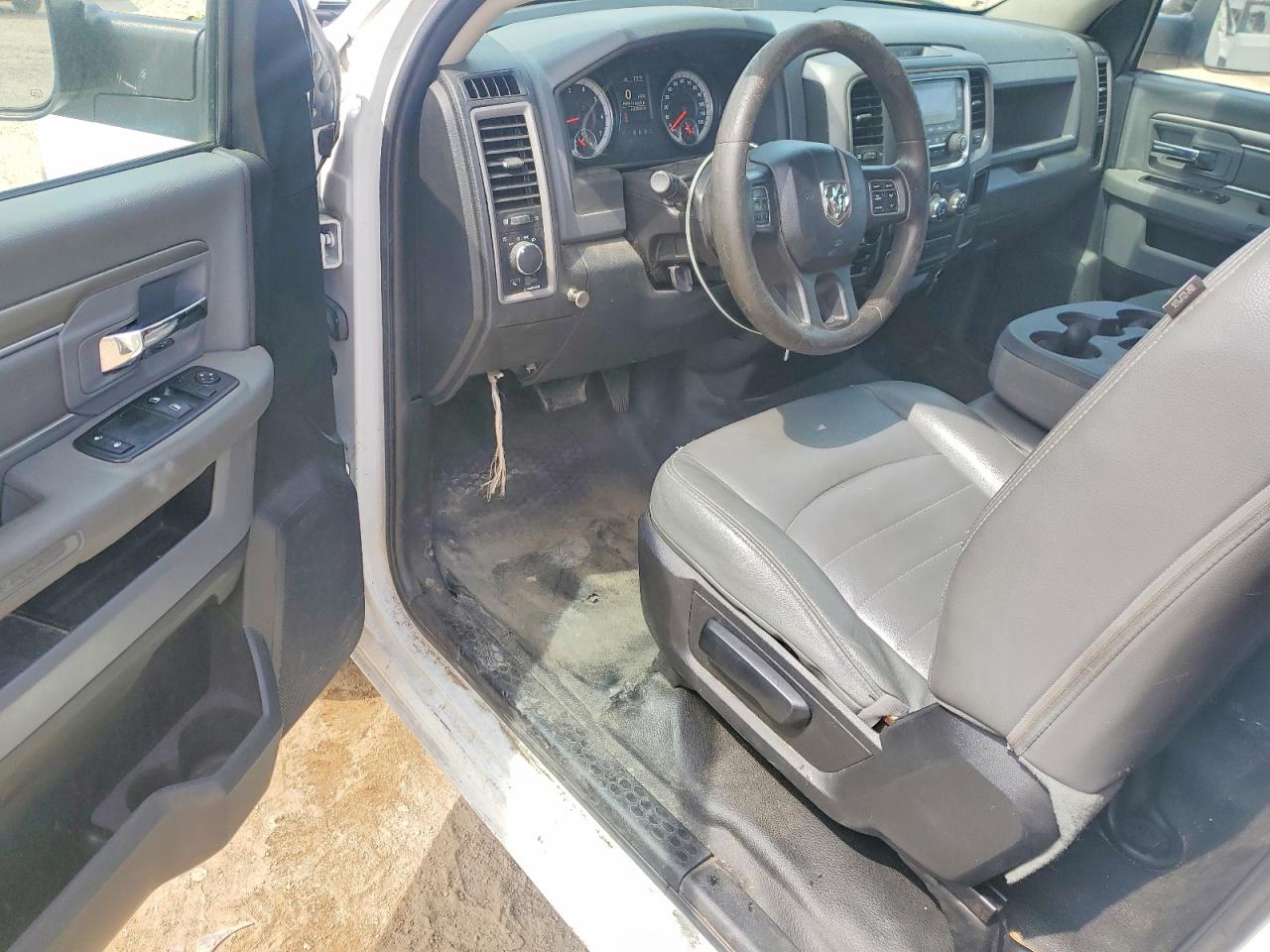2015 Ram 1500 St Белый vin: 3C6JR7DGXFG604581