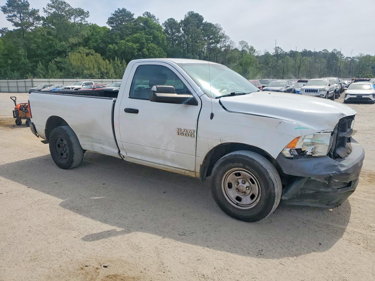 2015 Ram 1500 St Белый vin: 3C6JR7DGXFG604581