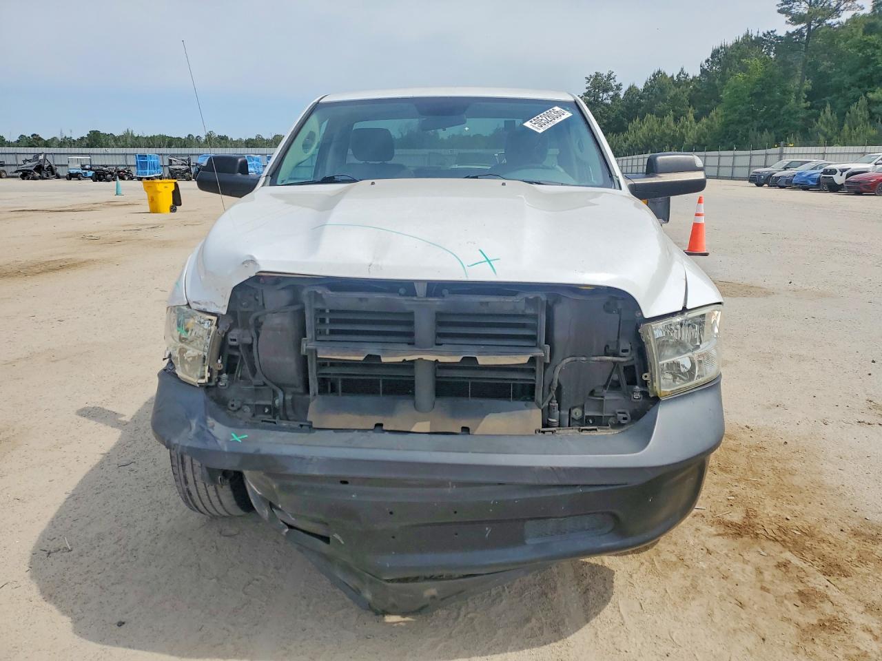 2015 Ram 1500 St Белый vin: 3C6JR7DGXFG604581