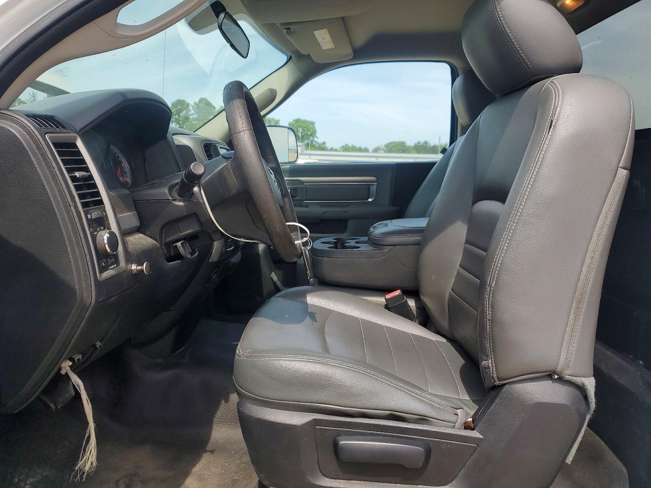 2015 Ram 1500 St Белый vin: 3C6JR7DGXFG604581