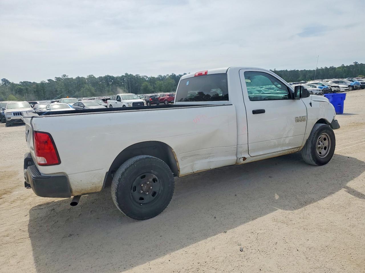 2015 Ram 1500 St Белый vin: 3C6JR7DGXFG604581