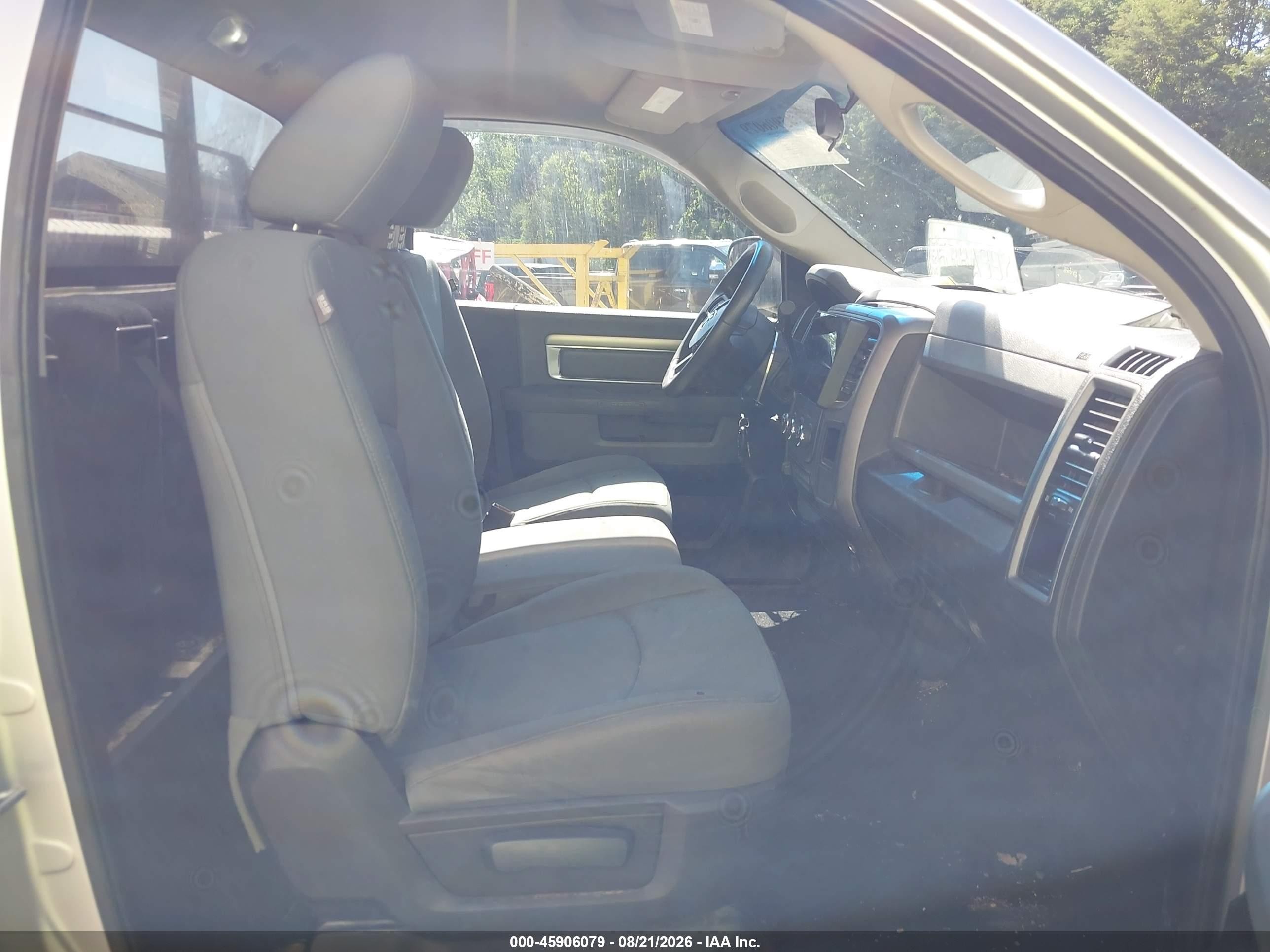 2013 Ram 1500 Tradesman Silver vin: 3C6JR7DT5DG588896