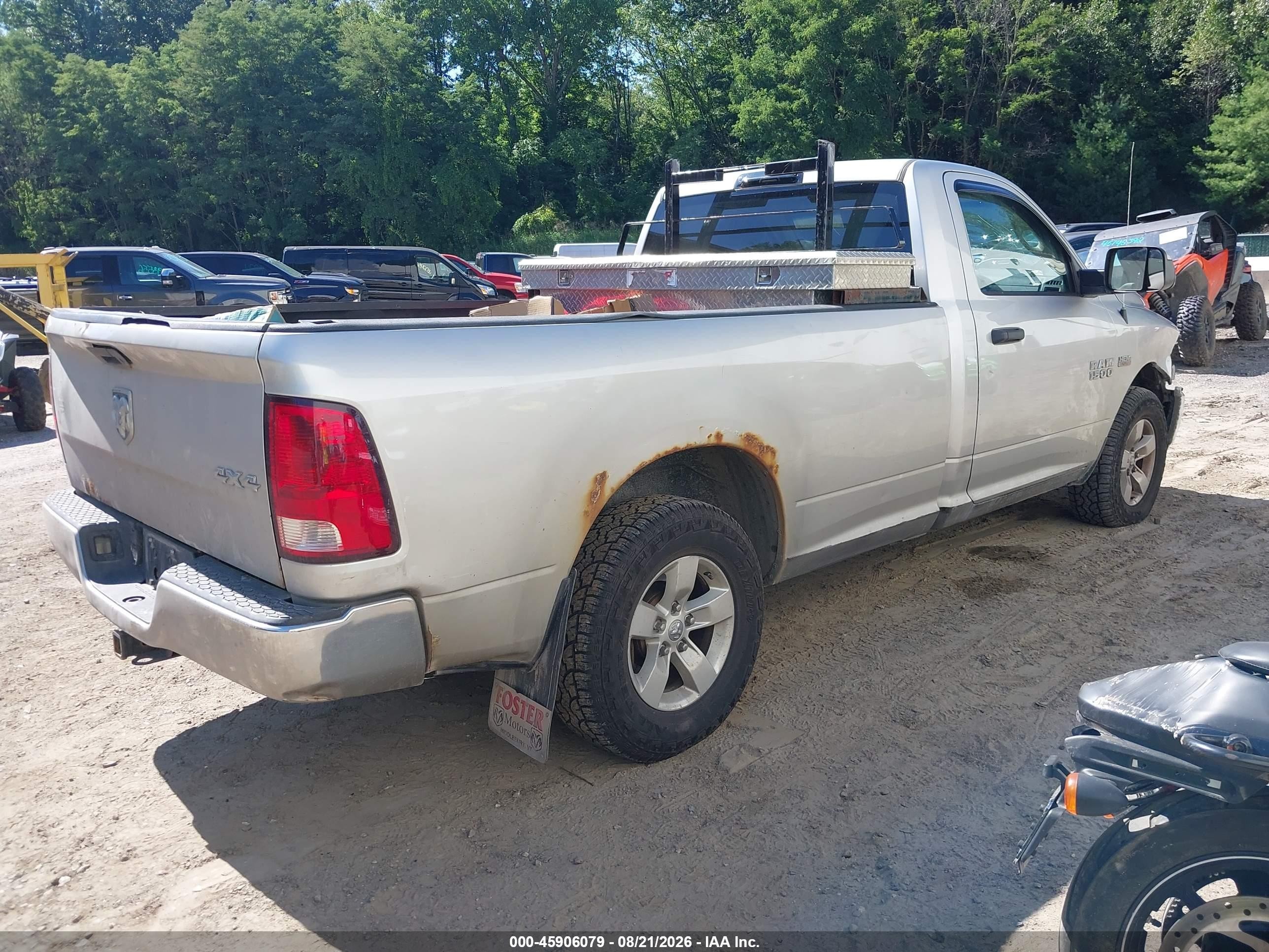 2013 Ram 1500 Tradesman Silver vin: 3C6JR7DT5DG588896