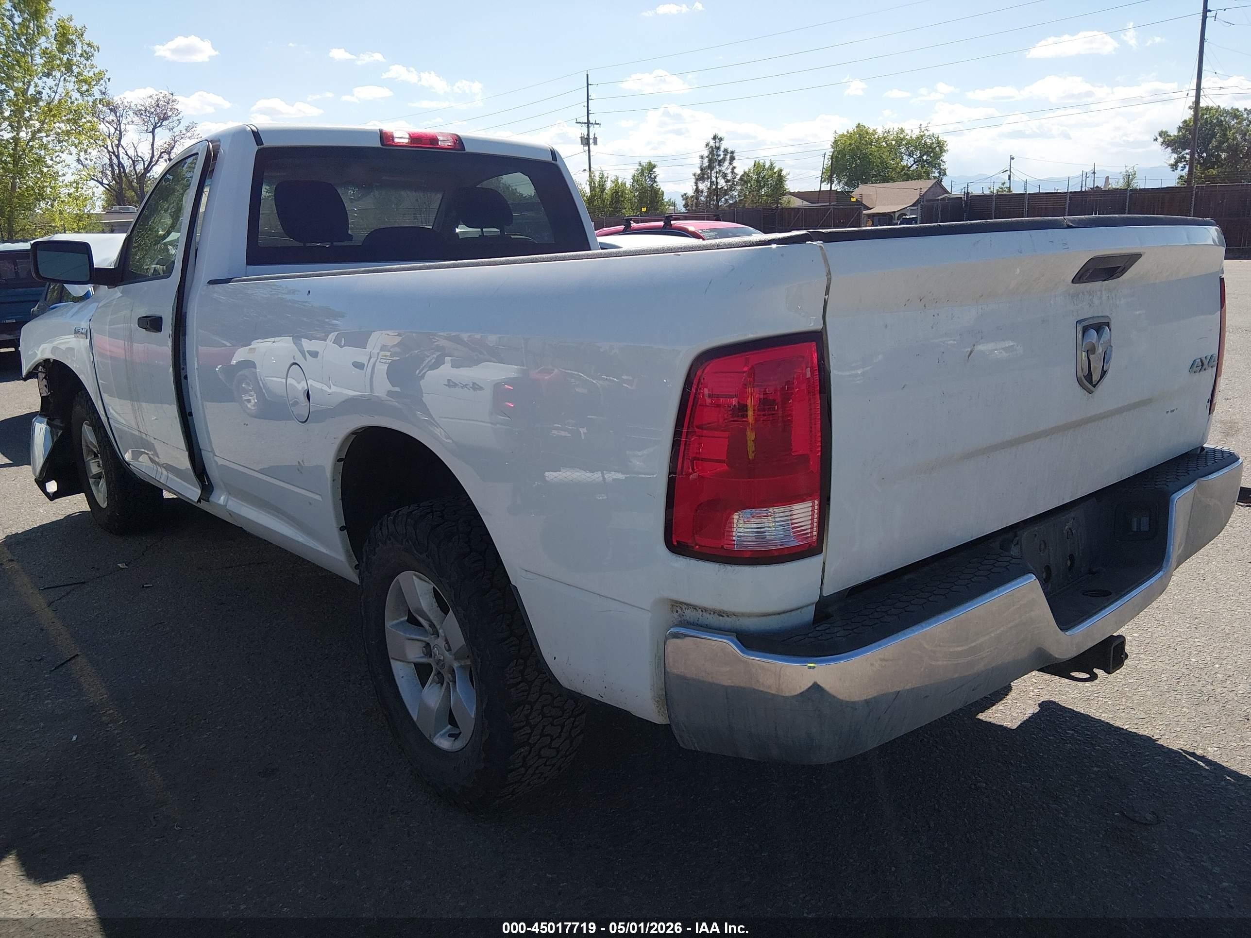 2018 Ram 1500 Tradesman  4x4 8' Box White vin: 3C6JR7DT5JG140119