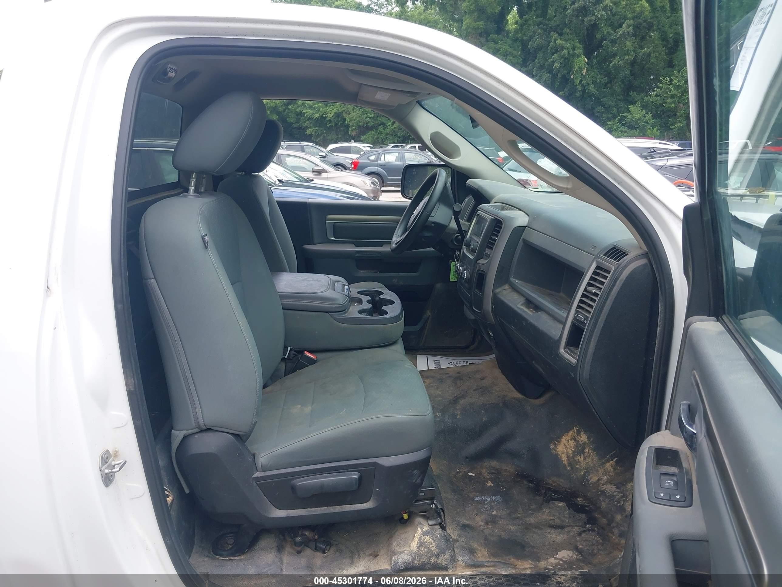 2015 Ram 1500 Tradesman White vin: 3C6JR7DT6FG572323