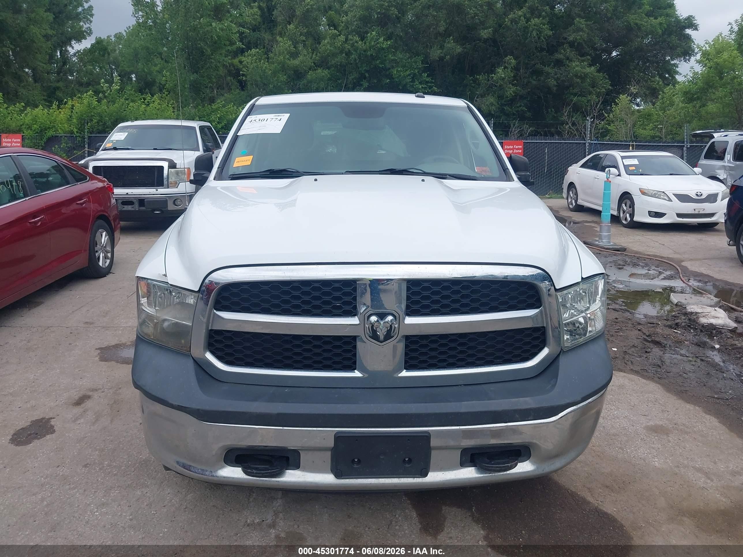 2015 Ram 1500 Tradesman White vin: 3C6JR7DT6FG572323