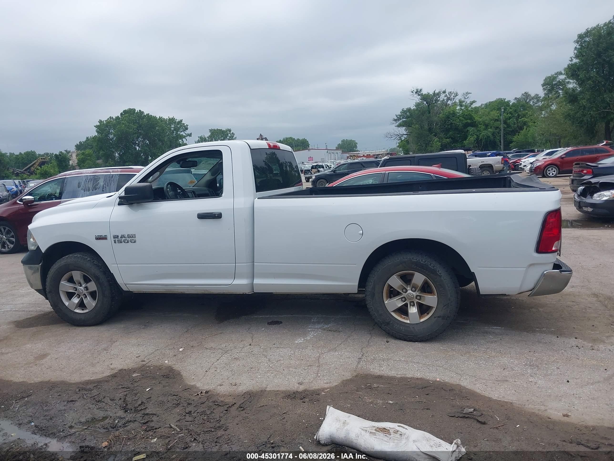 2015 Ram 1500 Tradesman White vin: 3C6JR7DT6FG572323