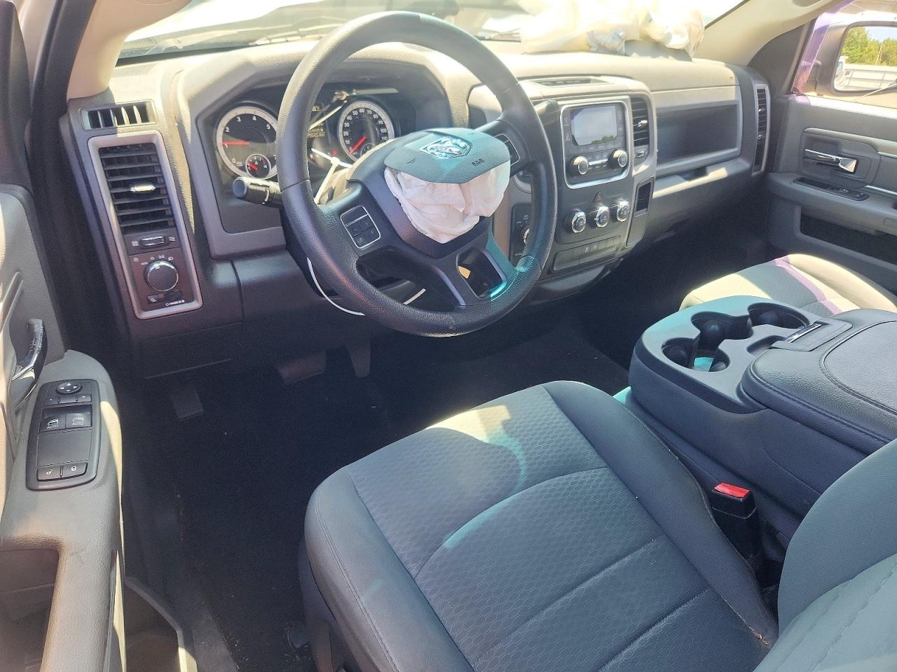 2015 Ram 1500 St White vin: 3C6JR7DT9FG560425