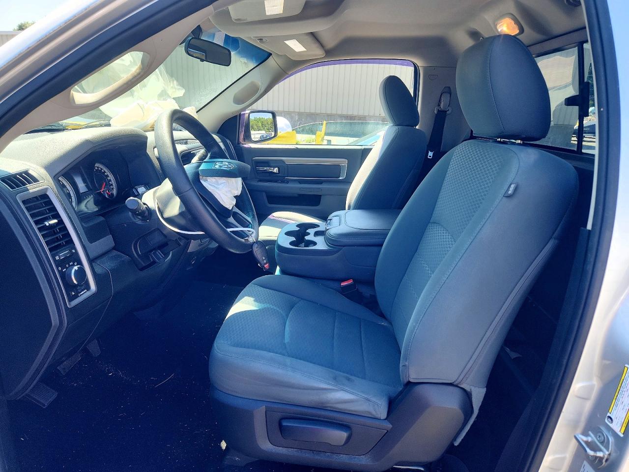 2015 Ram 1500 St White vin: 3C6JR7DT9FG560425