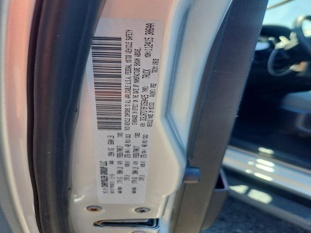 2015 Ram 1500 St White vin: 3C6JR7DT9FG560425