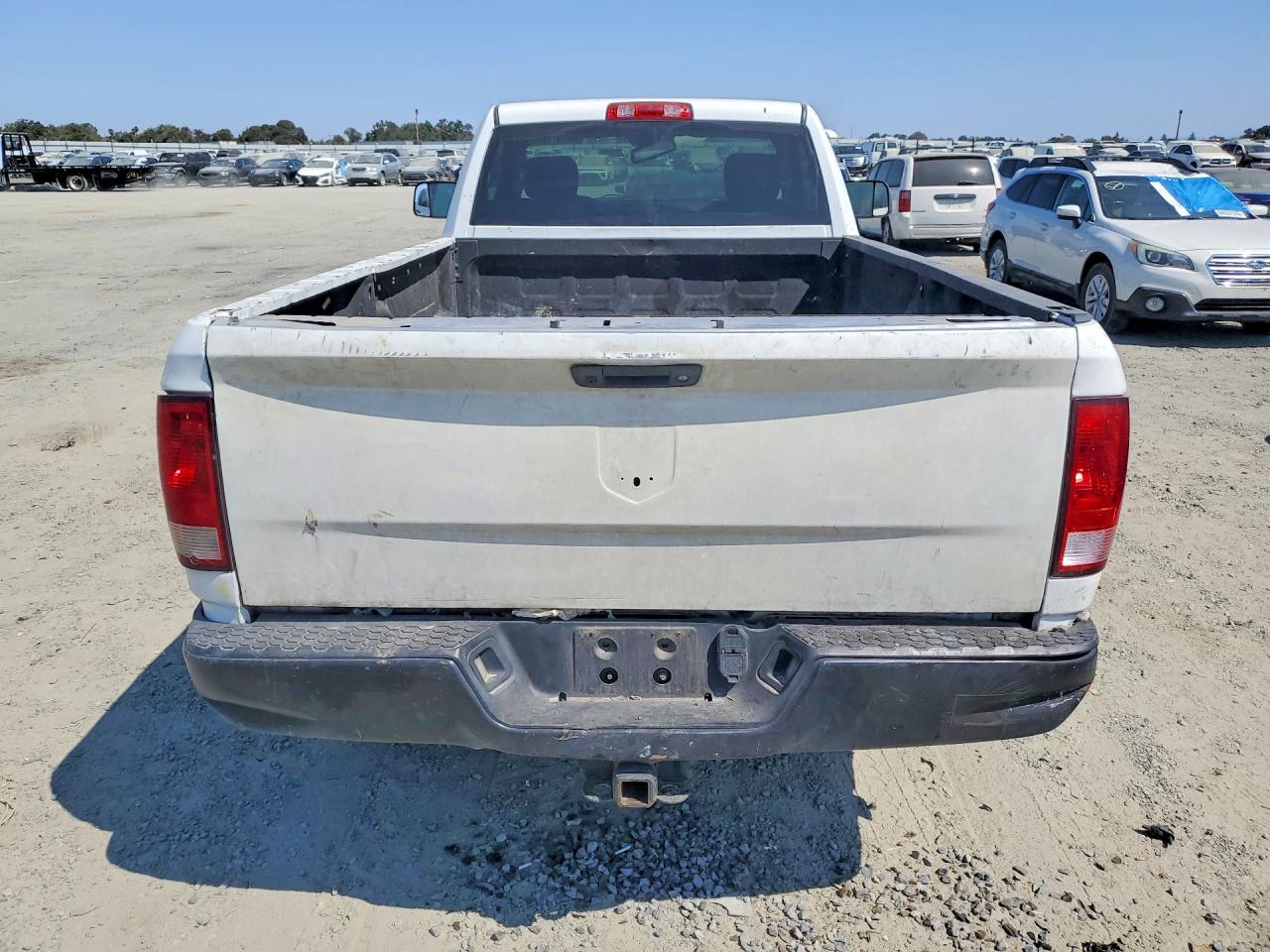 2015 Ram 2500 St White vin: 3C6LR4AT1FG704934