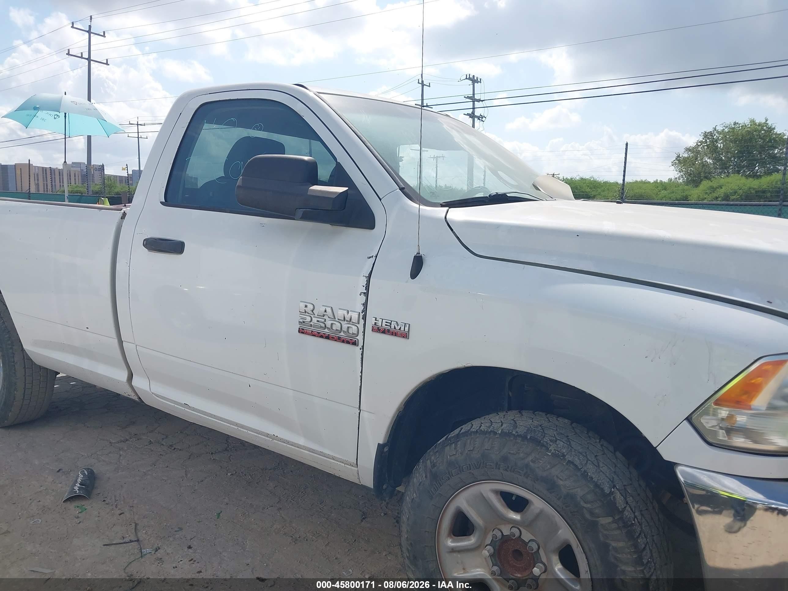 2014 Ram 2500 Tradesman White vin: 3C6LR4AT8EG130525