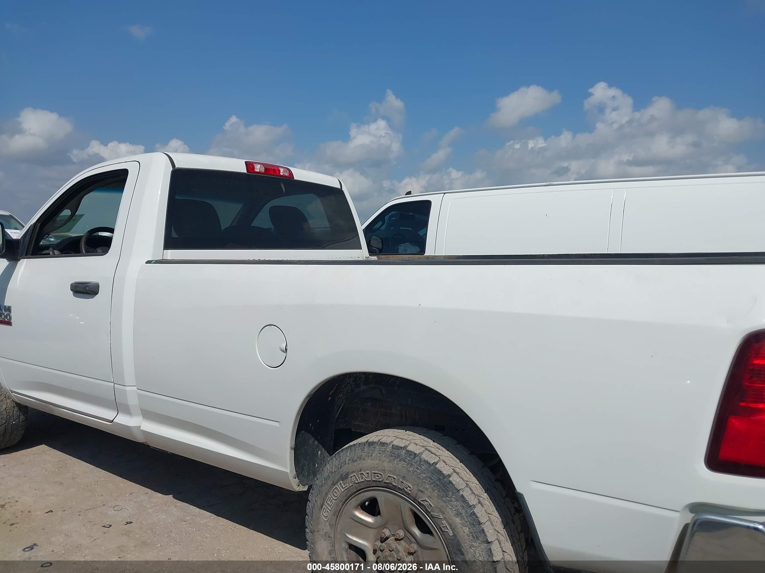 2014 Ram 2500 Tradesman White vin: 3C6LR4AT8EG130525