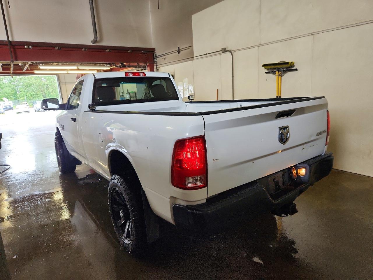 2013 Ram 2500 St Белый vin: 3C6LR5AL7DG532329